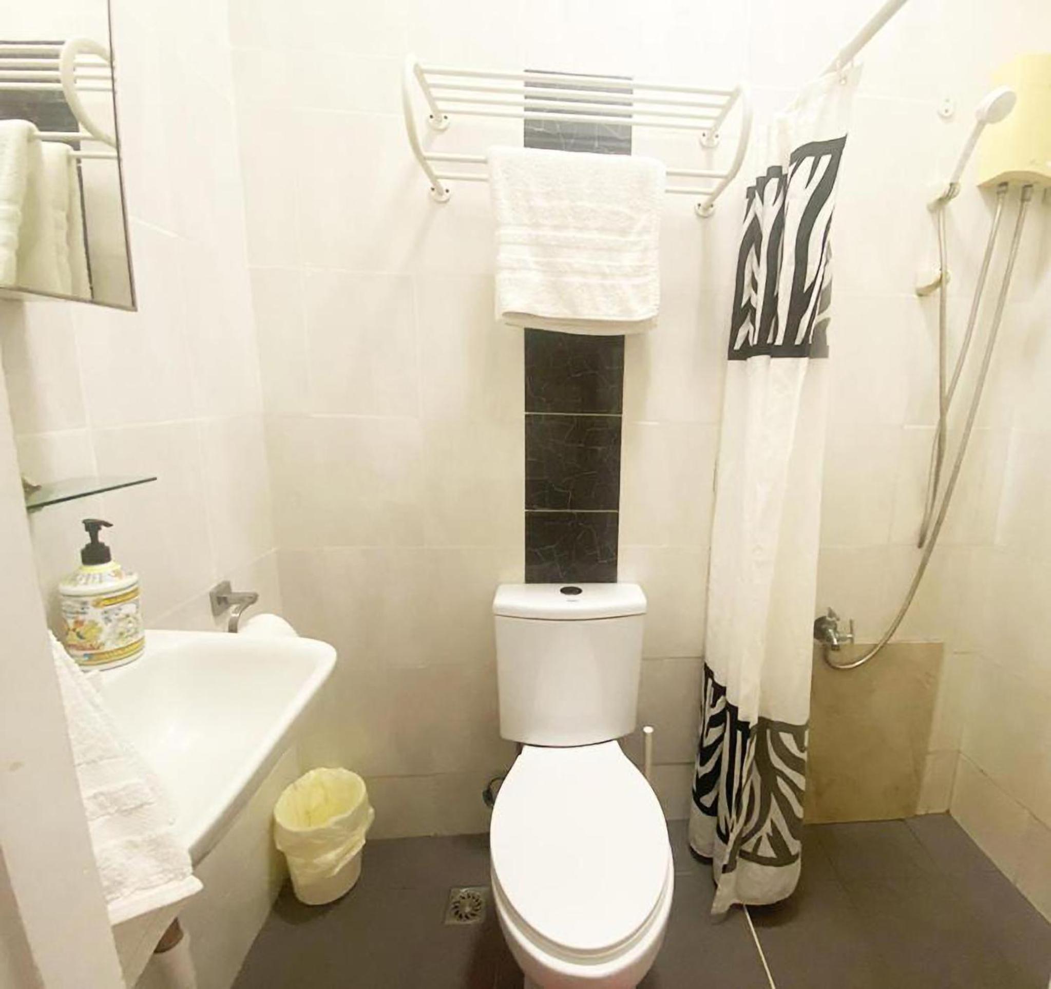 Double Room with Shared Bathroom photo 3