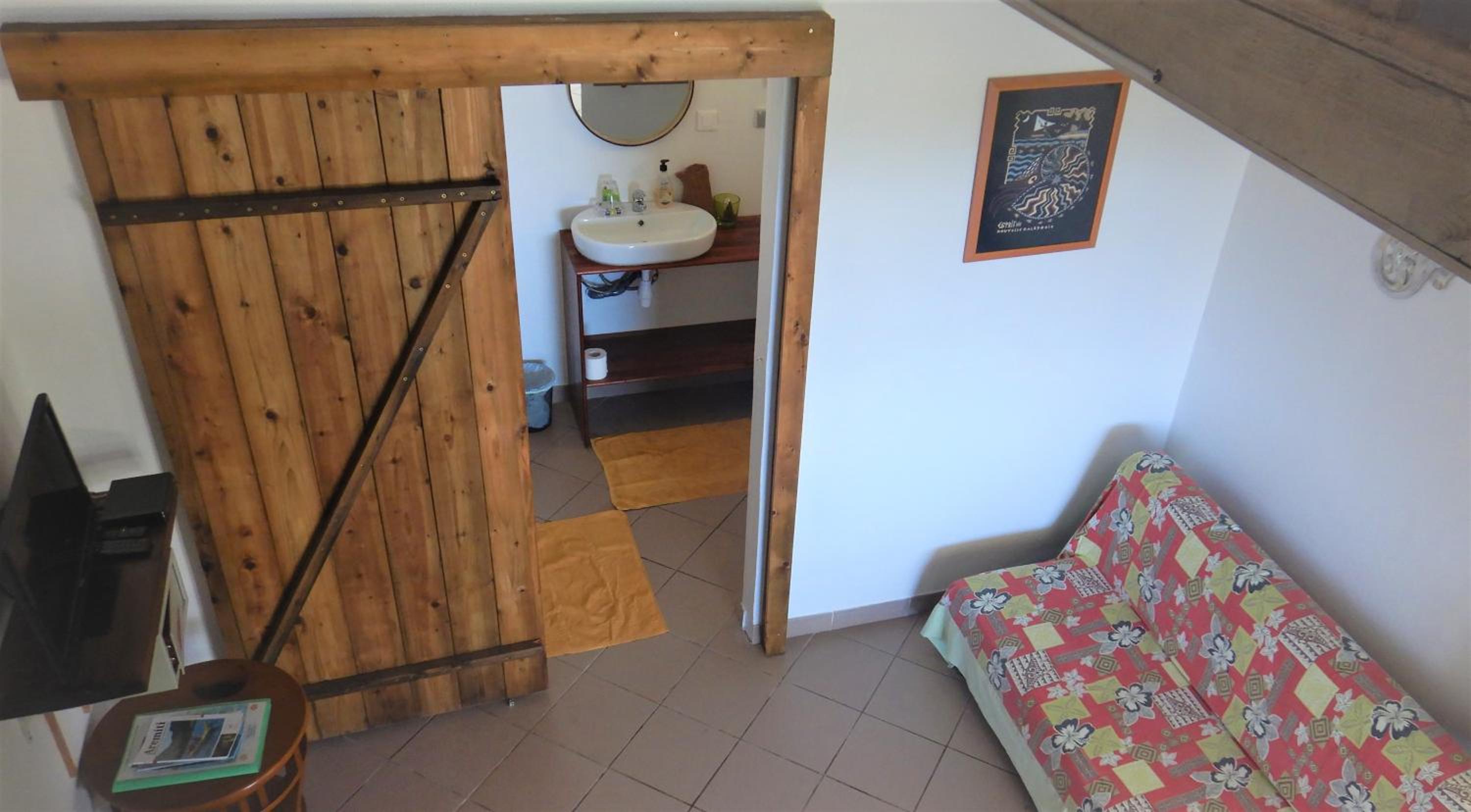 Mezzanine House photo 2