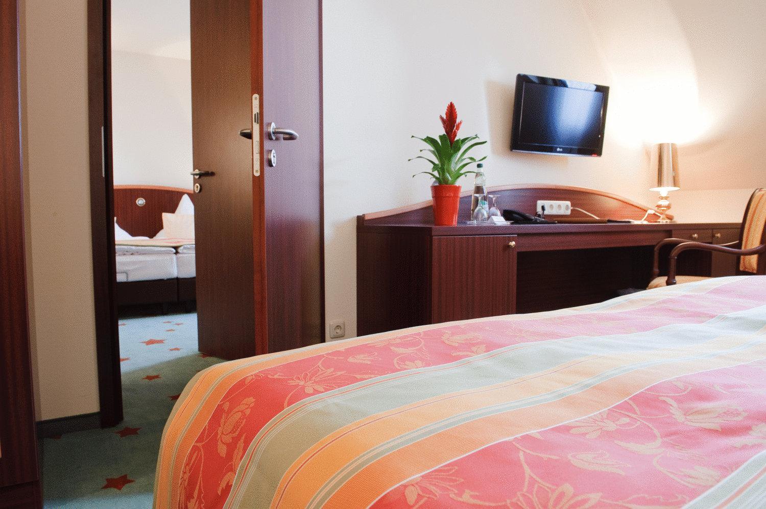 Double or Twin Room - Photo 5