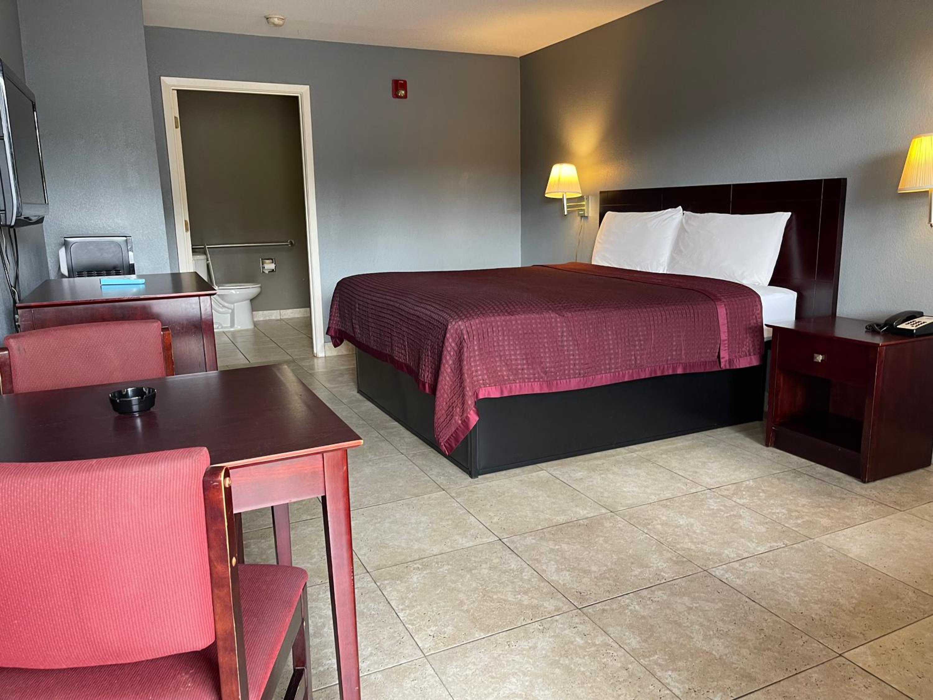 King Room - Disability Access photo 1