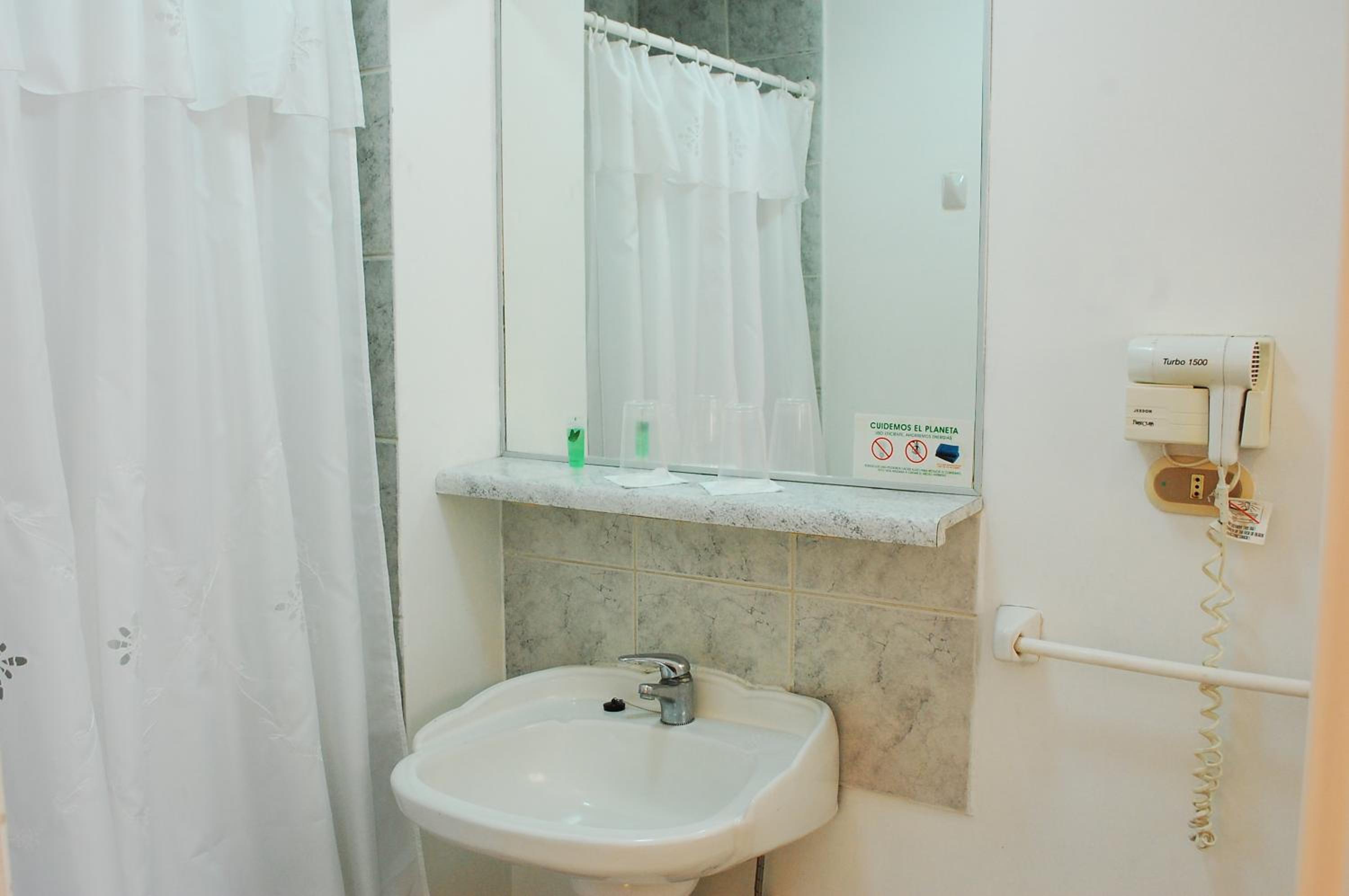 Standard Twin Room photo 1