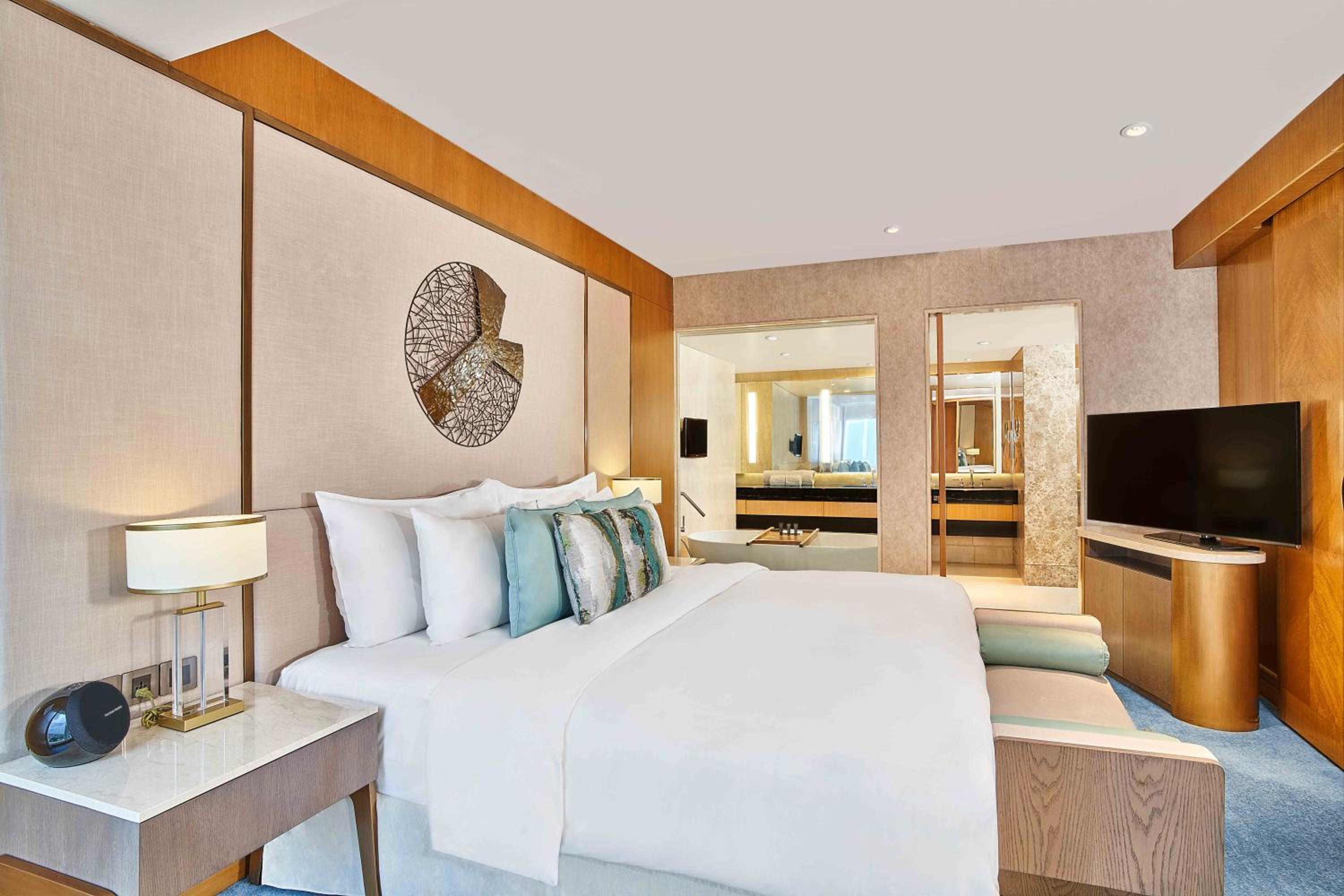 Glacier Suite - Club Lounge Access
