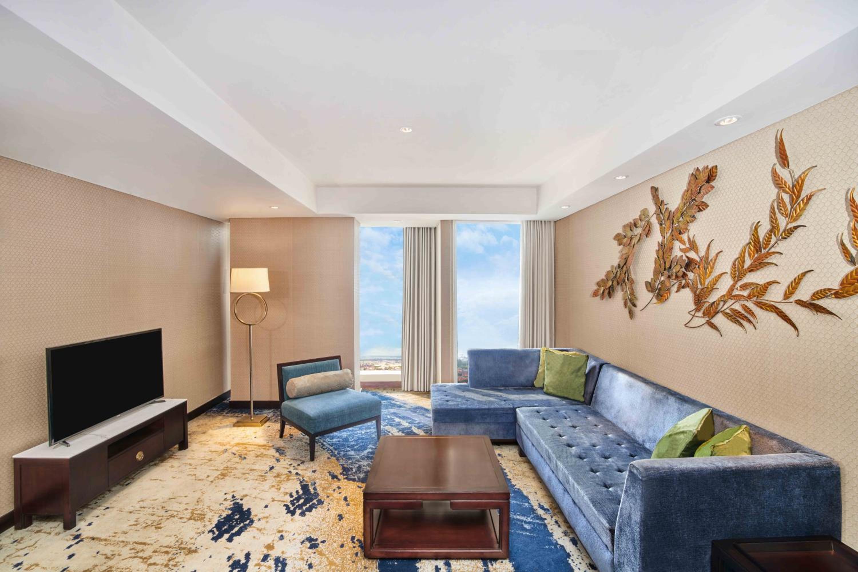 Breccia Suite - Club Lounge Access thumbnail 5