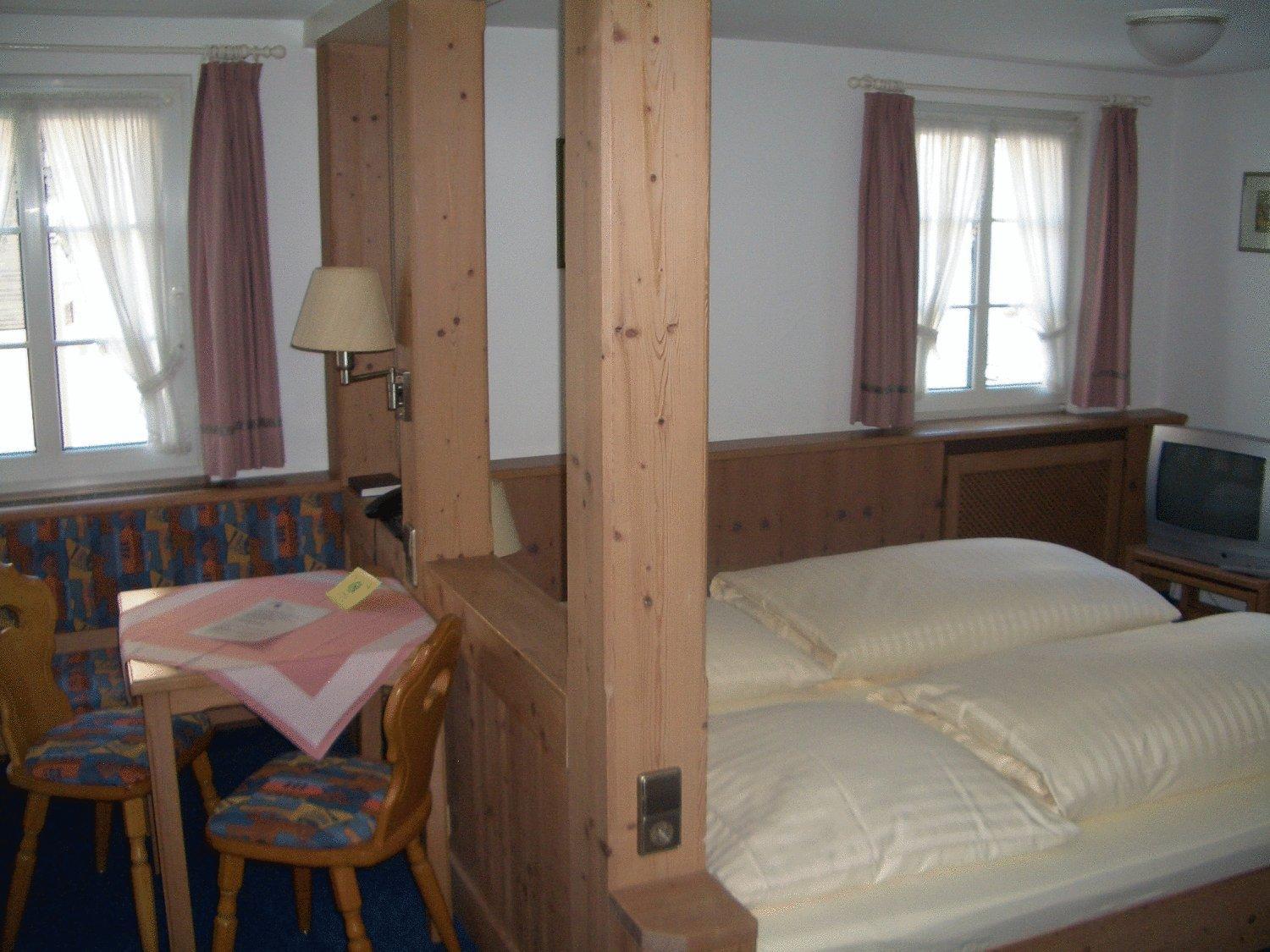 Double Room in Guest House - Photo 2