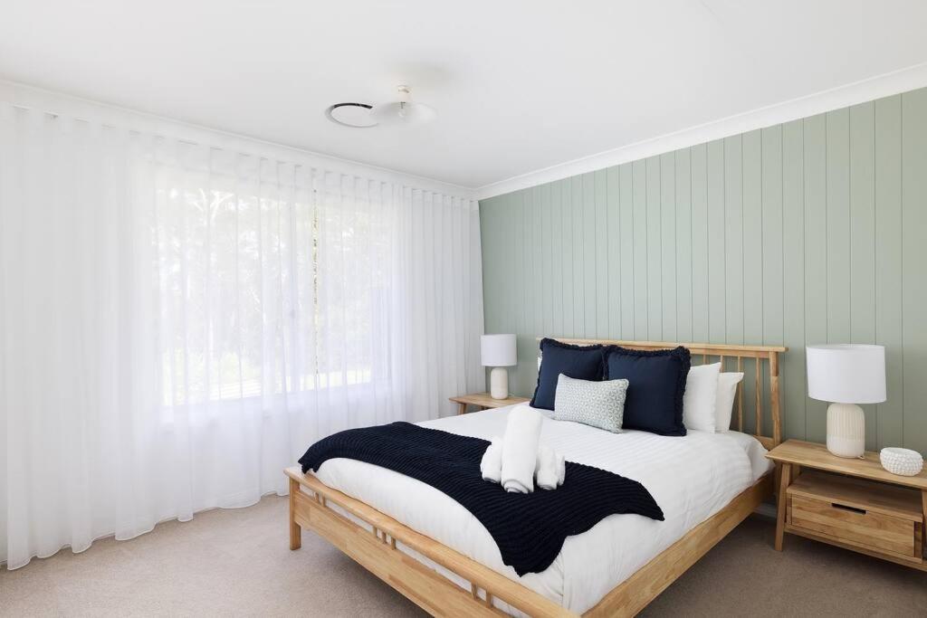 Five-Bedroom House photo 2