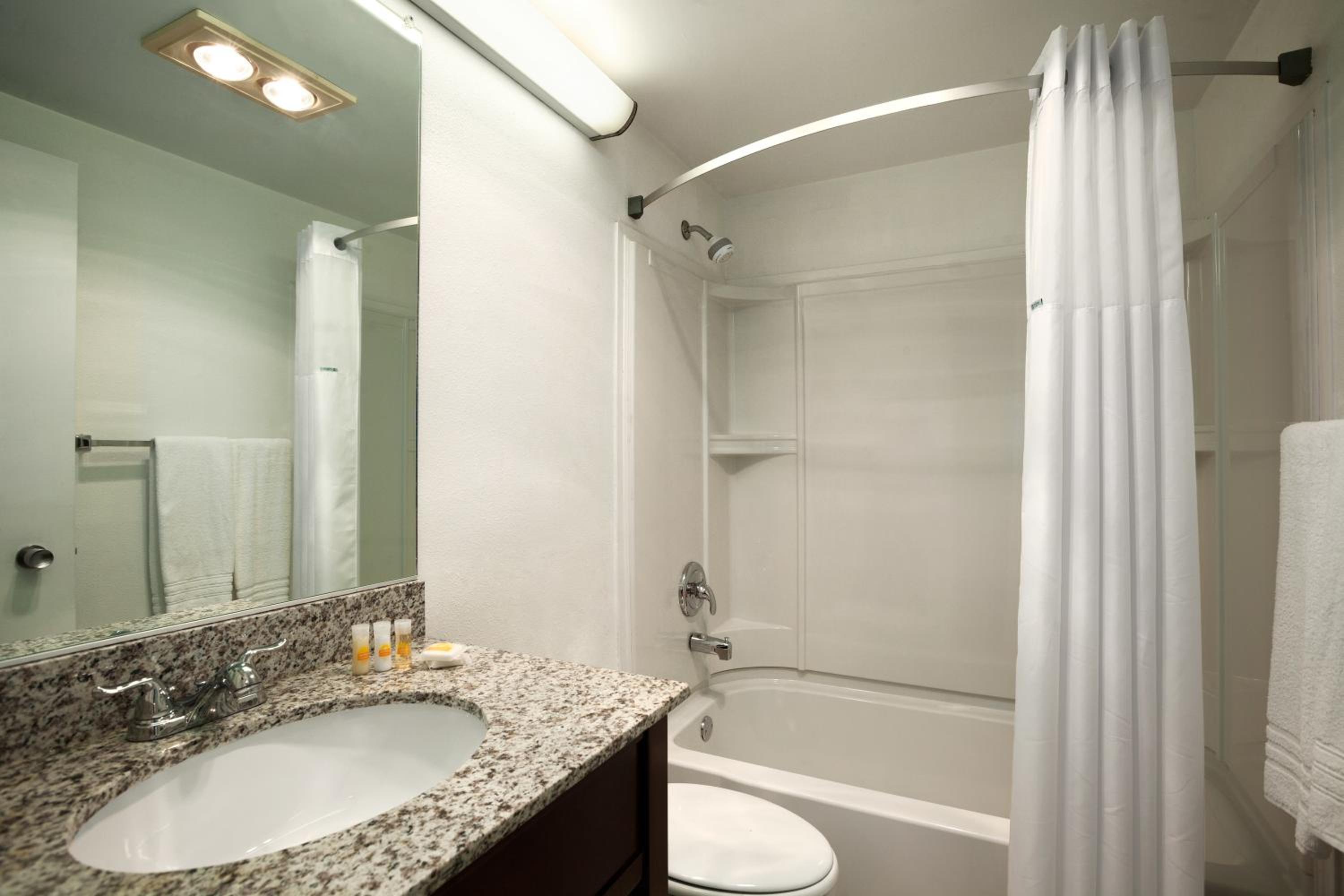 Superior King Room - Non-Smoking - Photo 9