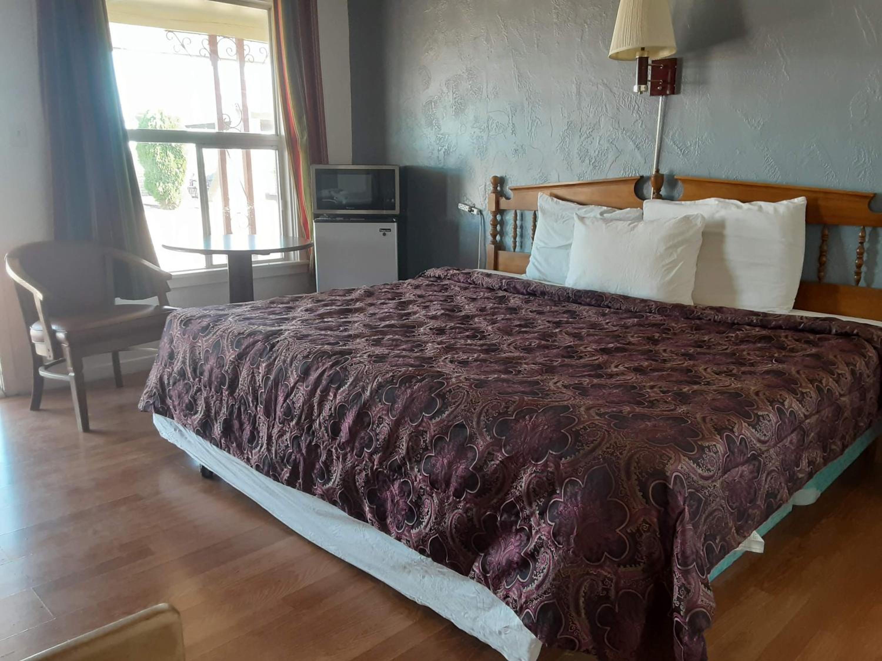 Superior King Room - Photo 3