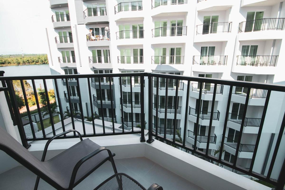 Studio with Terrace - Photo 8
