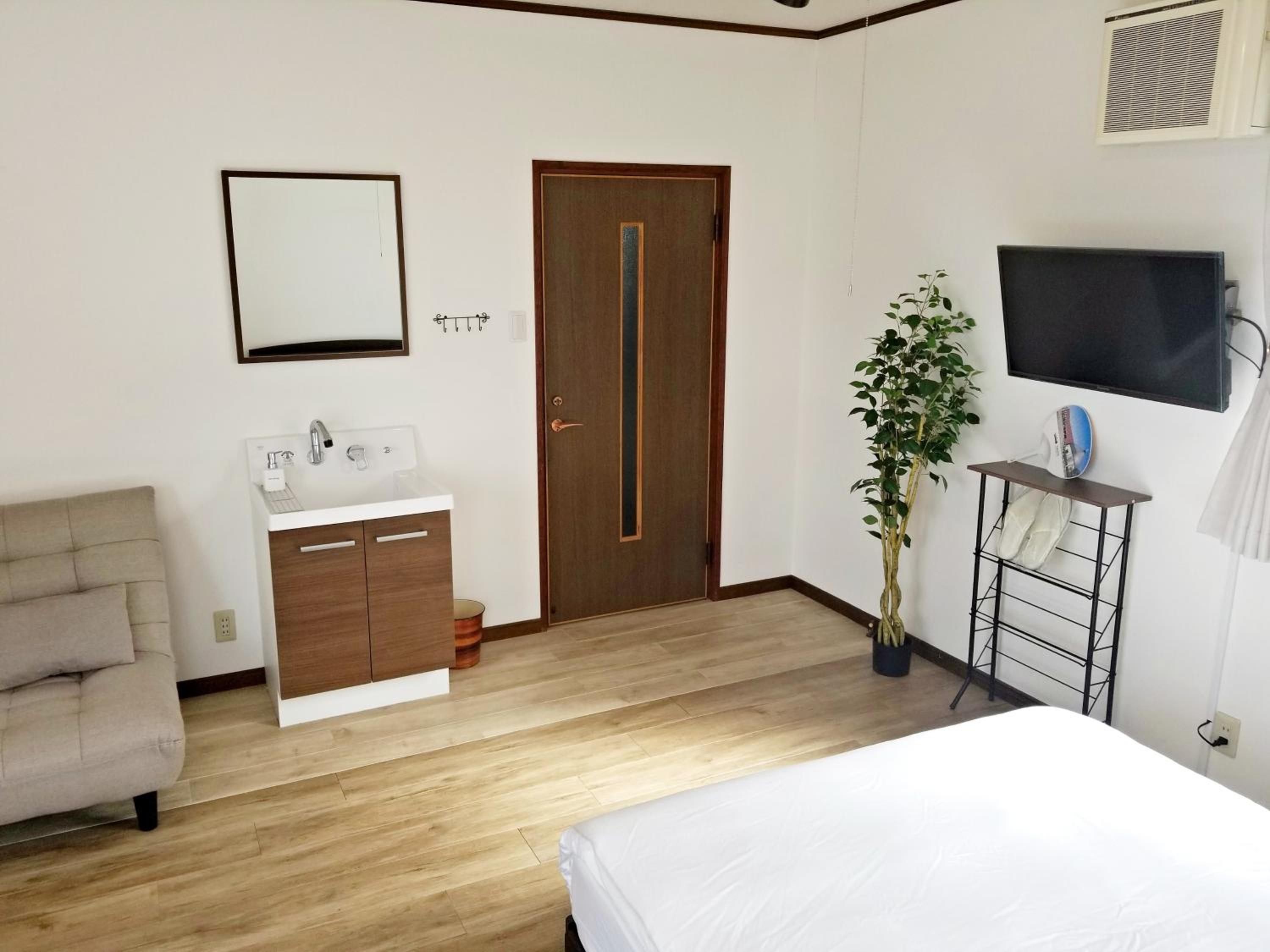 Two-Bedroom Apartment - Photo 18