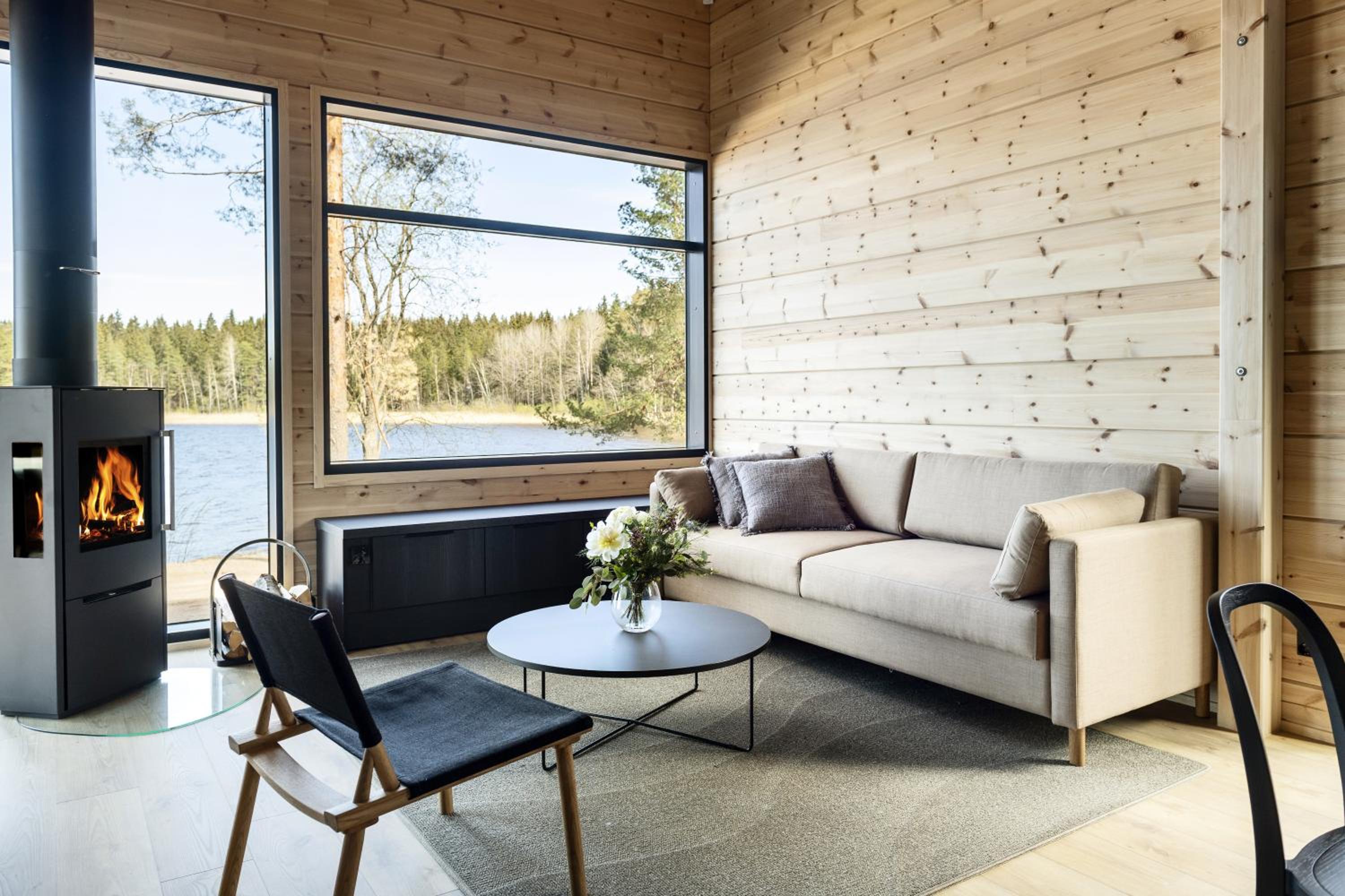 Log Cabin with lake view photo 1