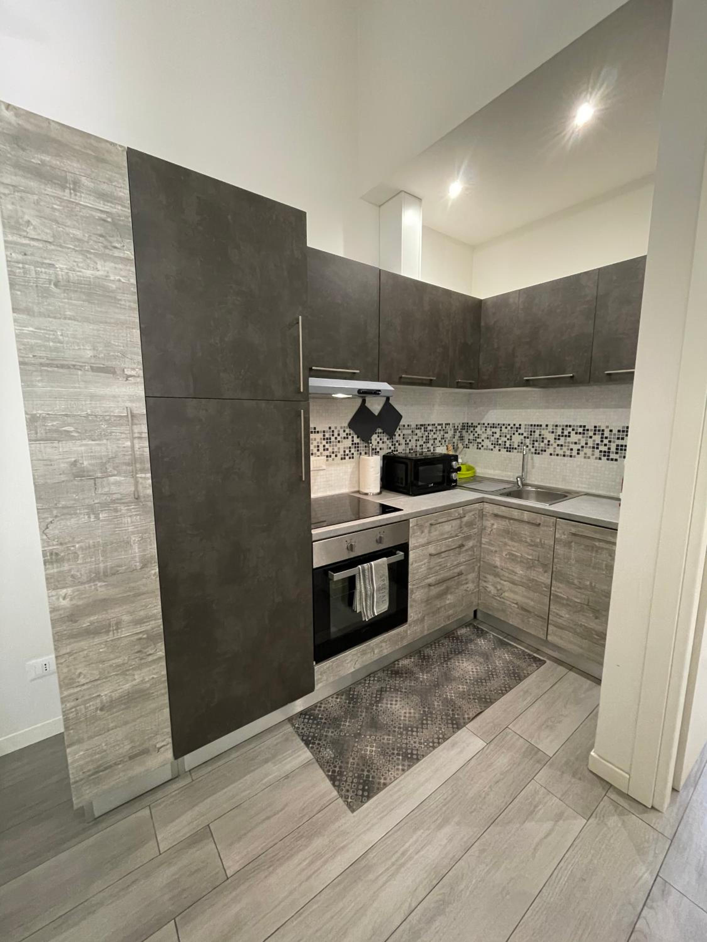 Two-Bedroom Apartment - Photo 16