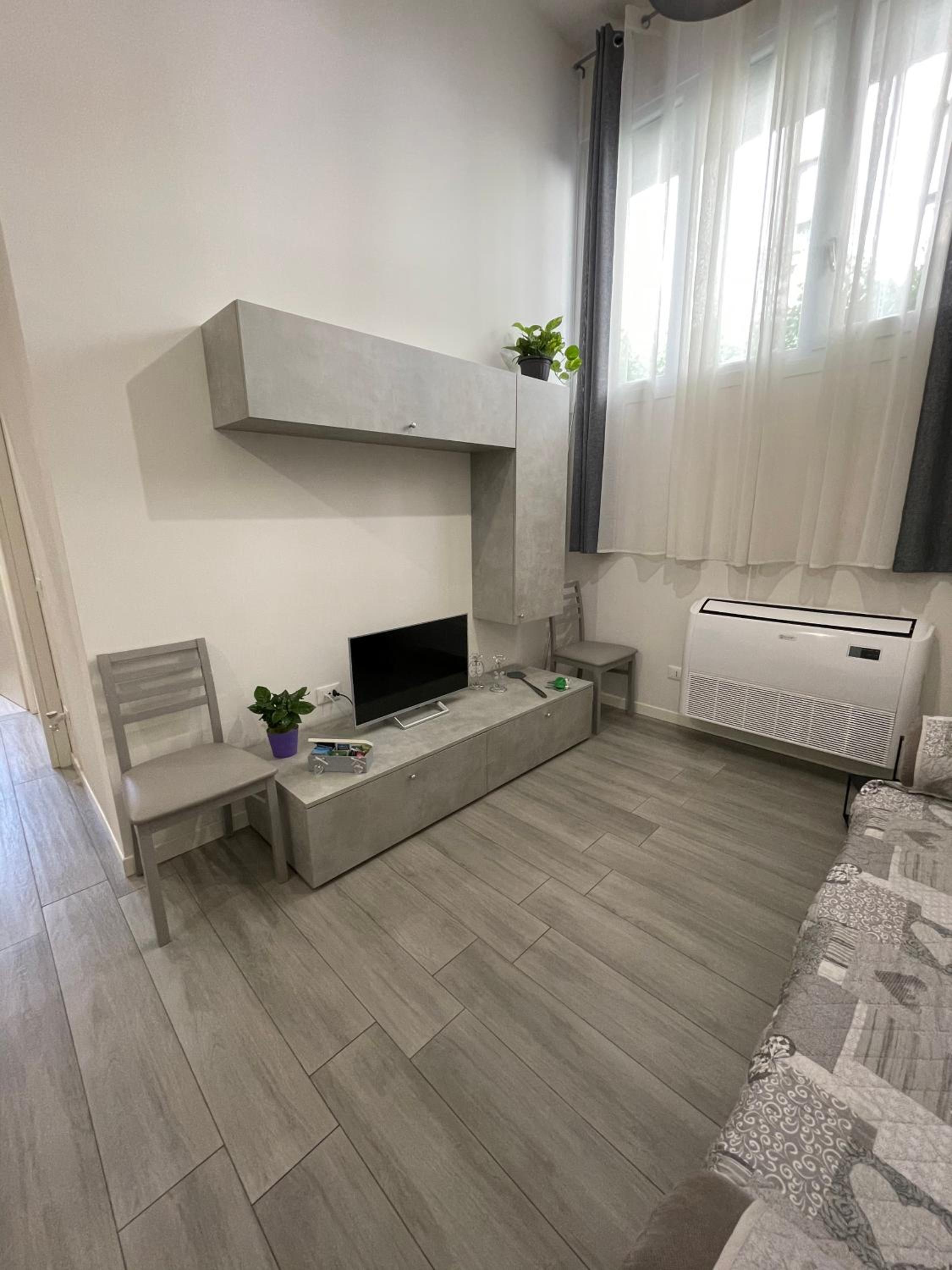 Two-Bedroom Apartment - Photo 9