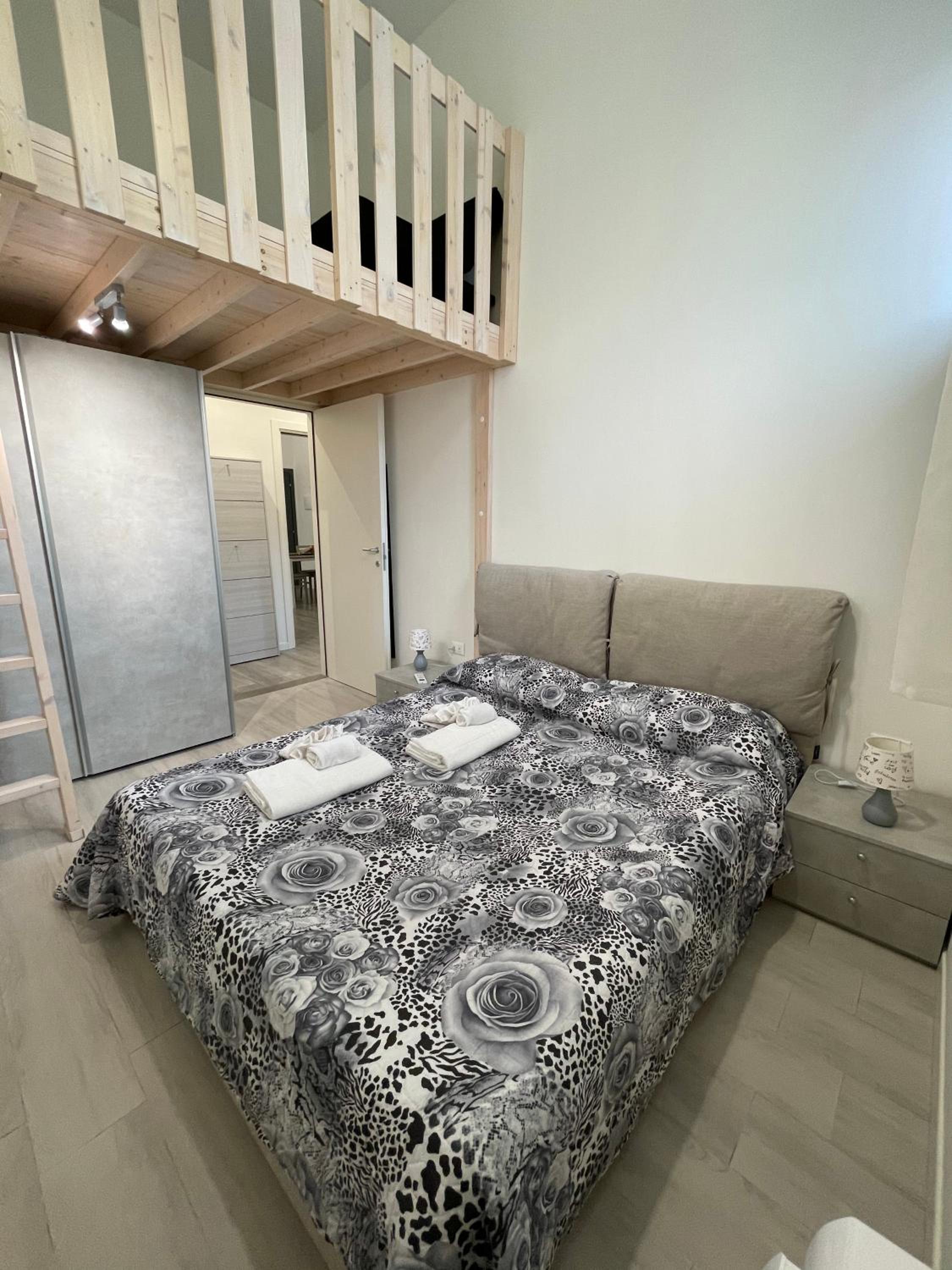 Two-Bedroom Apartment - Photo 21