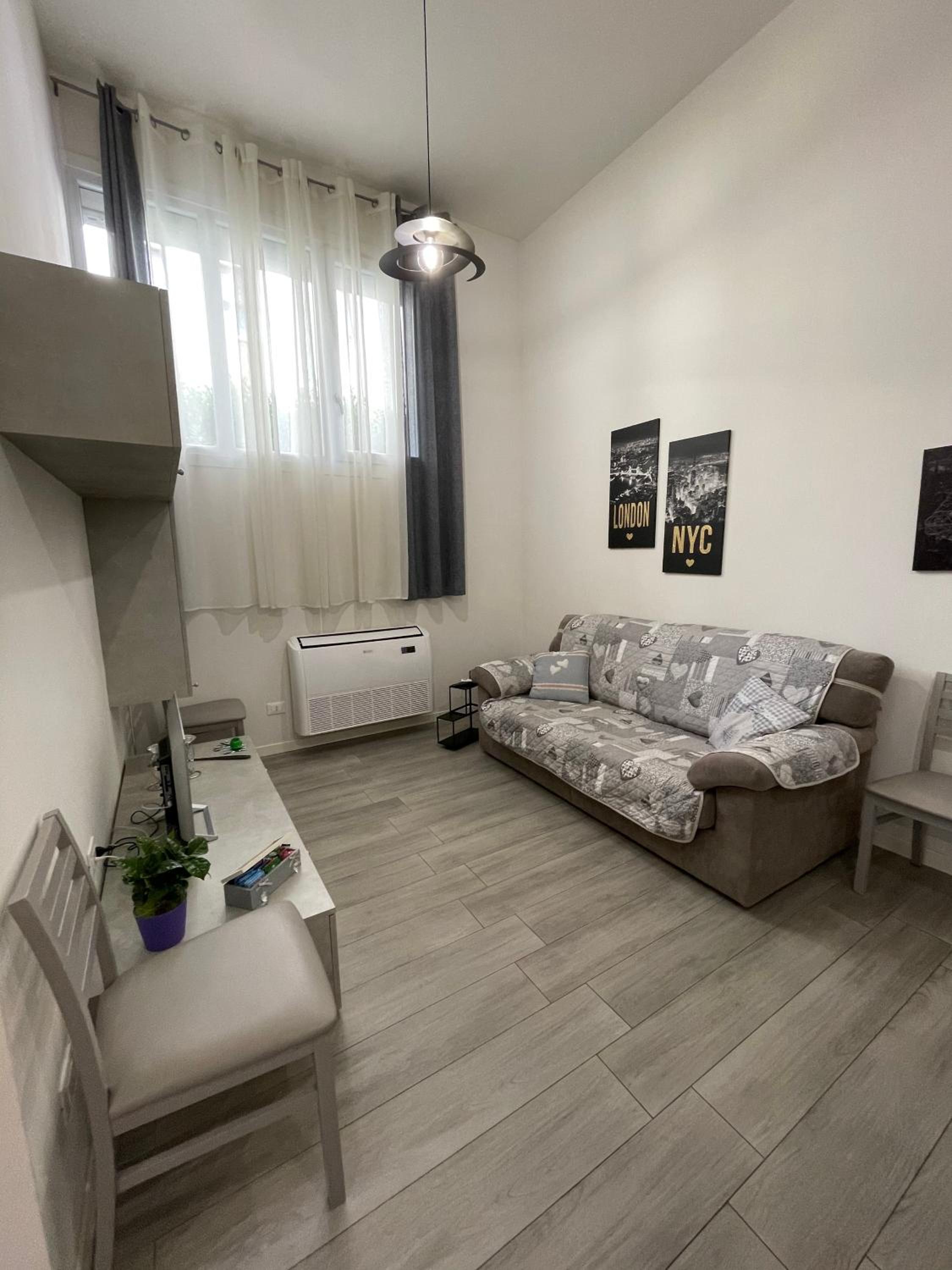 Two-Bedroom Apartment - Photo 3