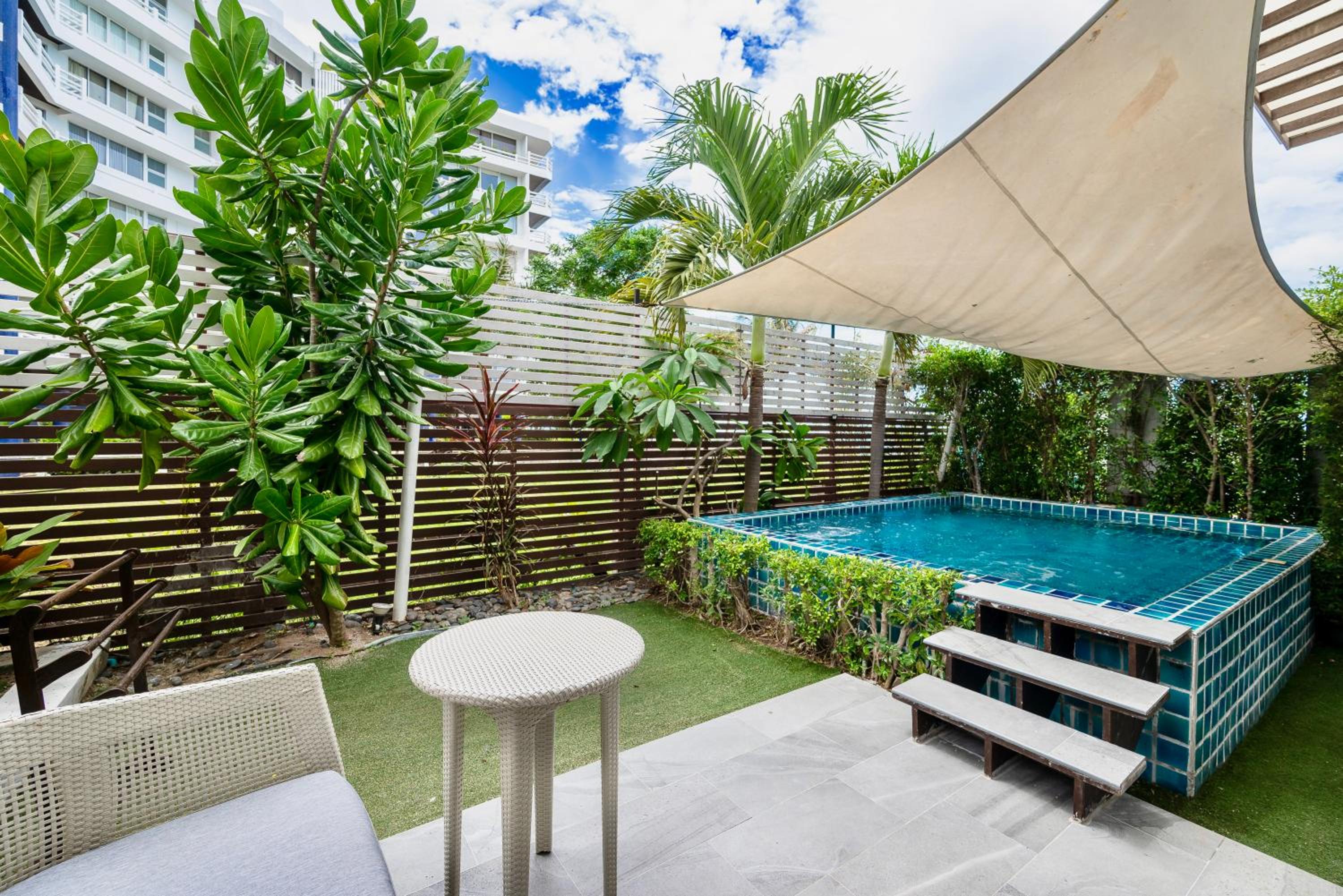  Qualia Jacuzzi Pool Villa photo 2
