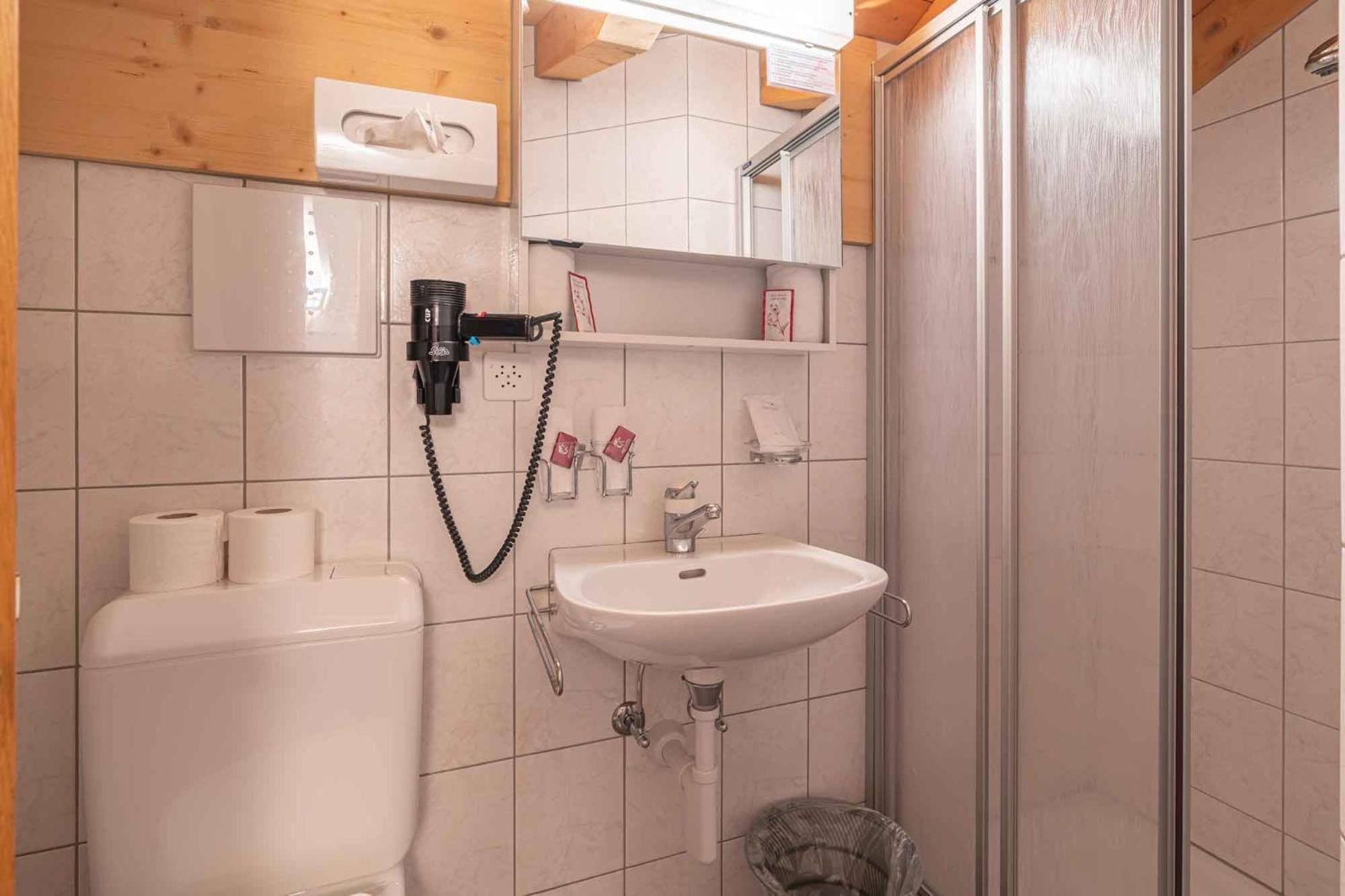 Double Room - Photo 11