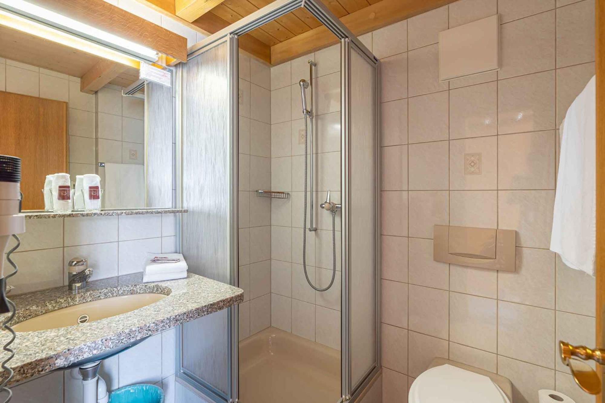 Double Room - Photo 12