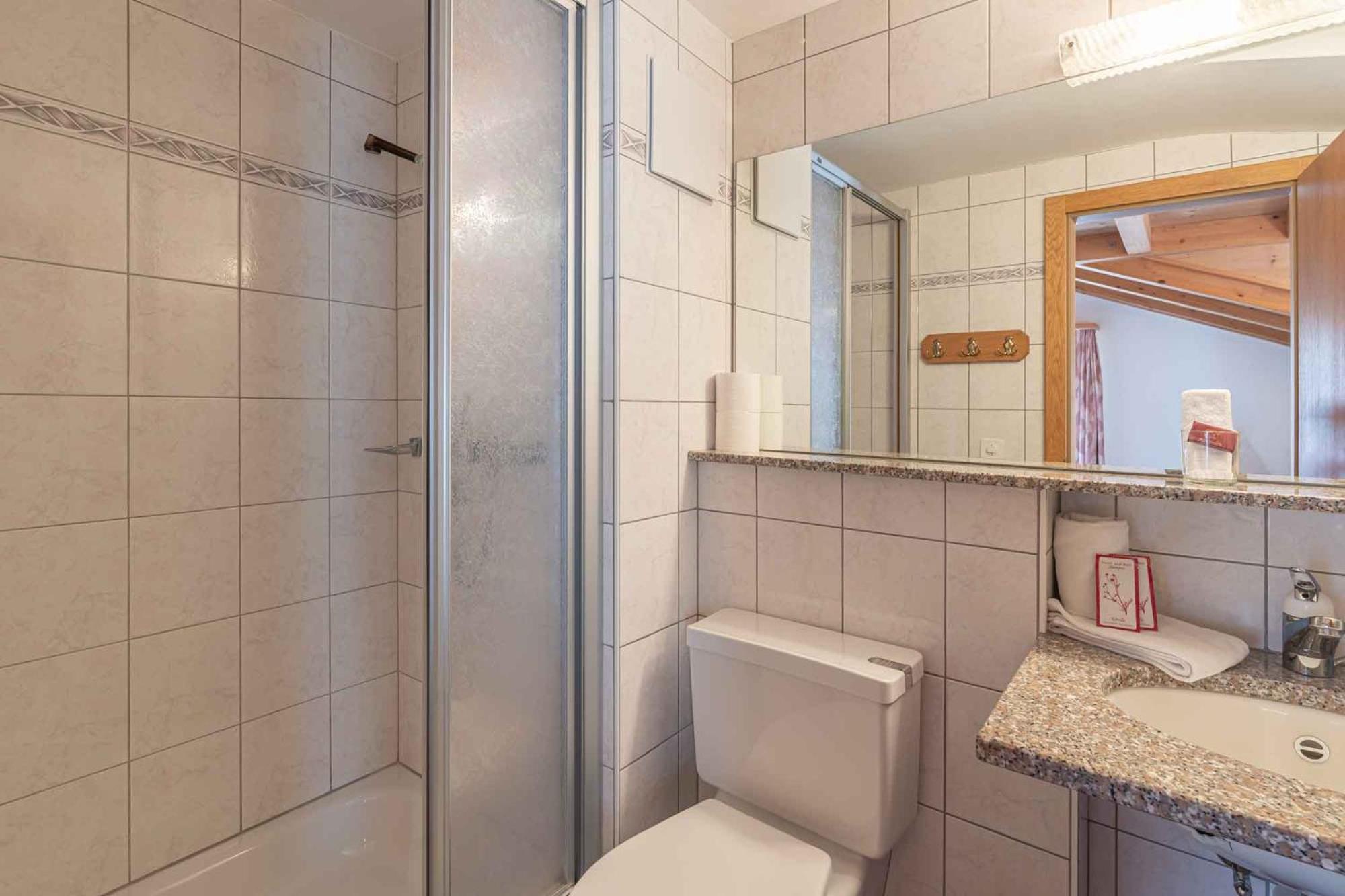 Double Room - Photo 13