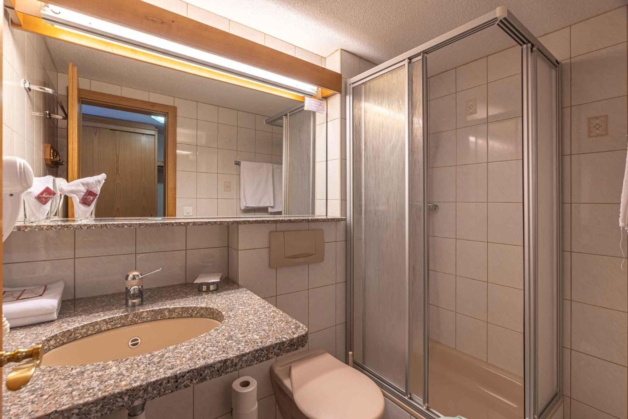Double Room - Photo 16