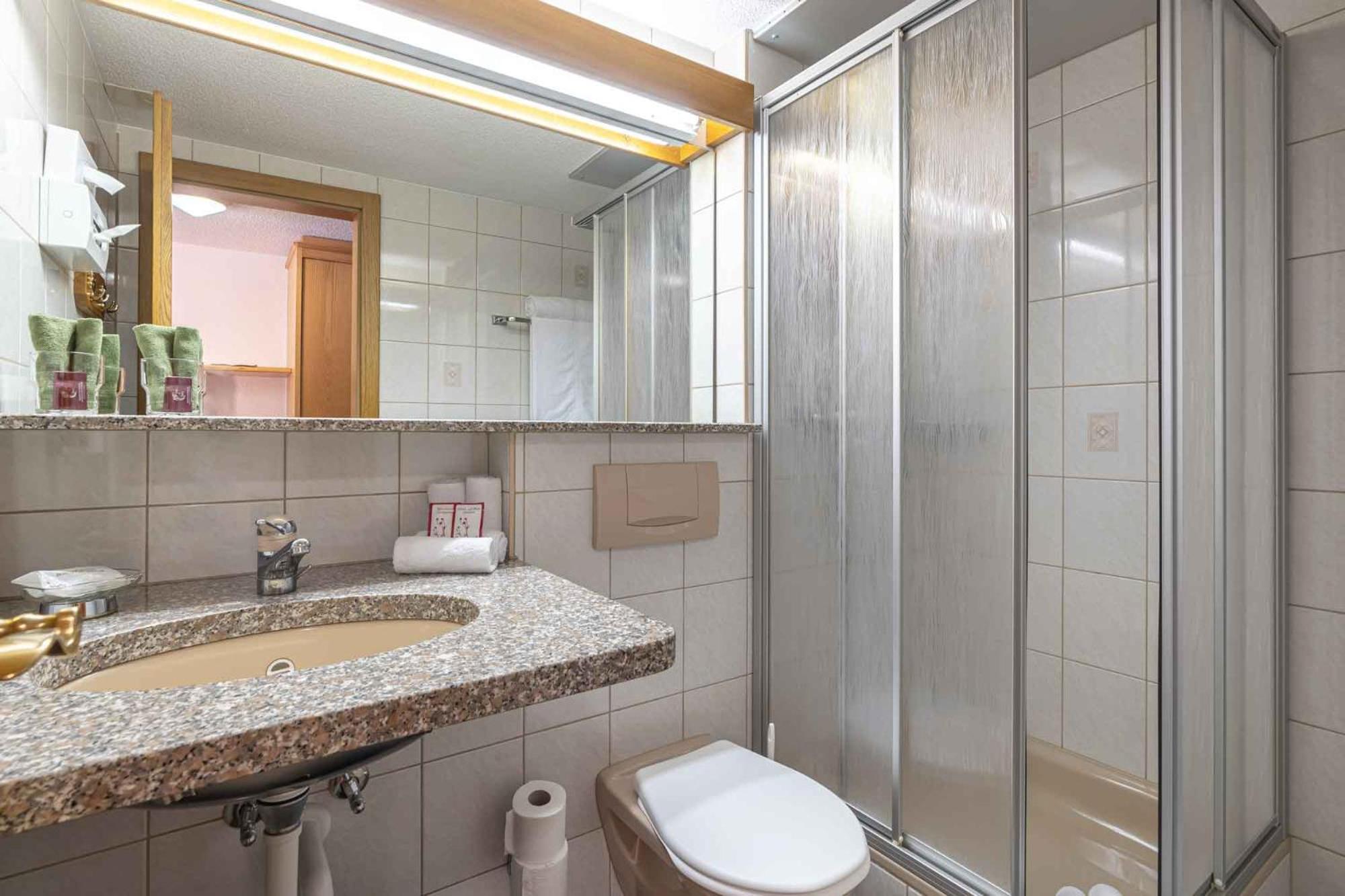 Double Room - Photo 18