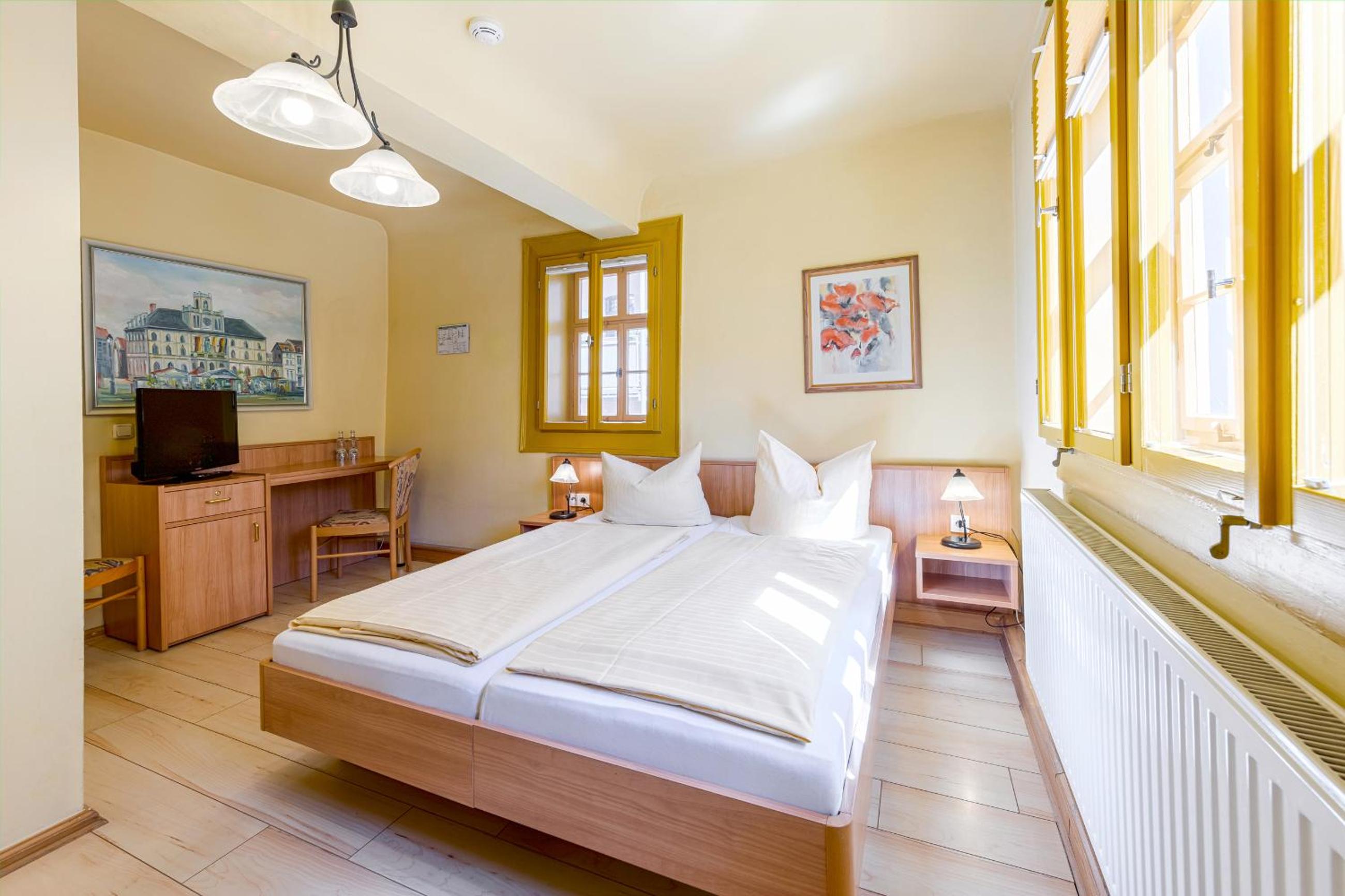 Double Room - Photo 3