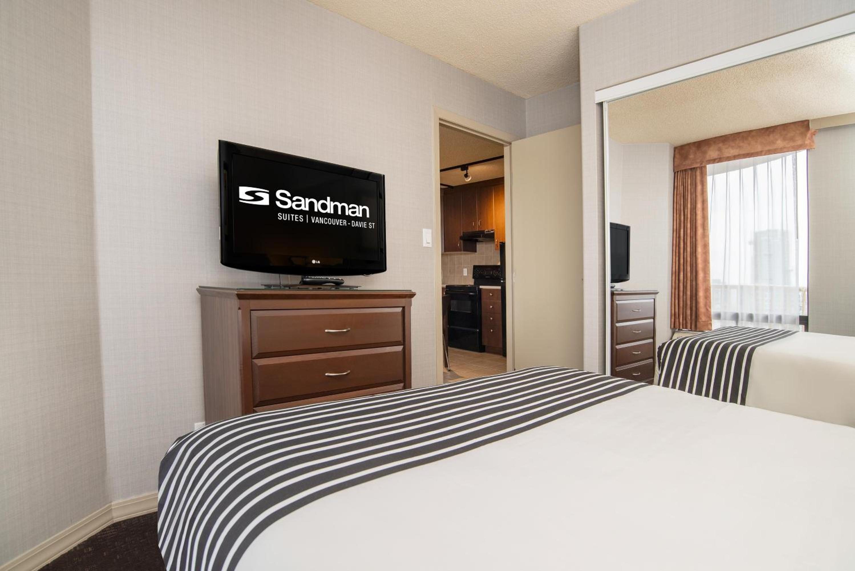 Queen Suite With Ocean View - Photo 3