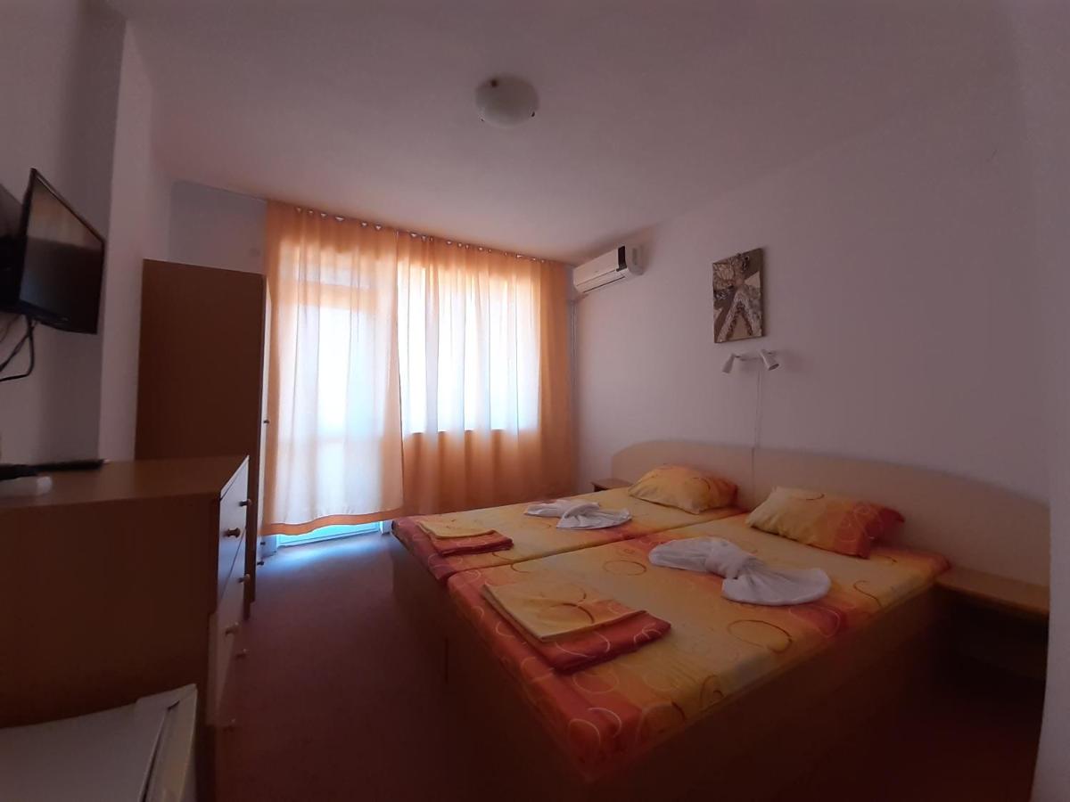 Double Room (2 Adults + 1 Child)