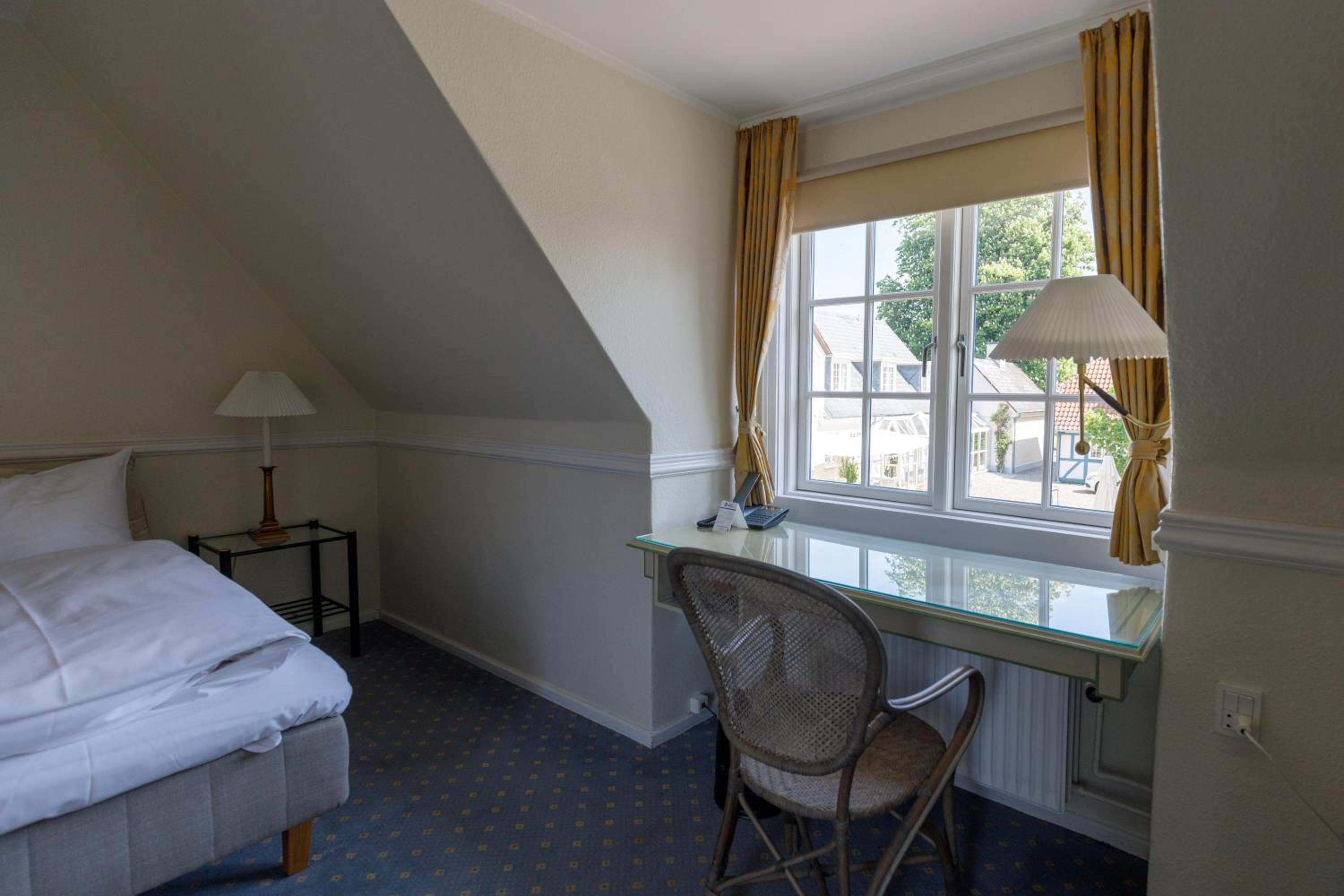 Standard Double Room - Photo 2