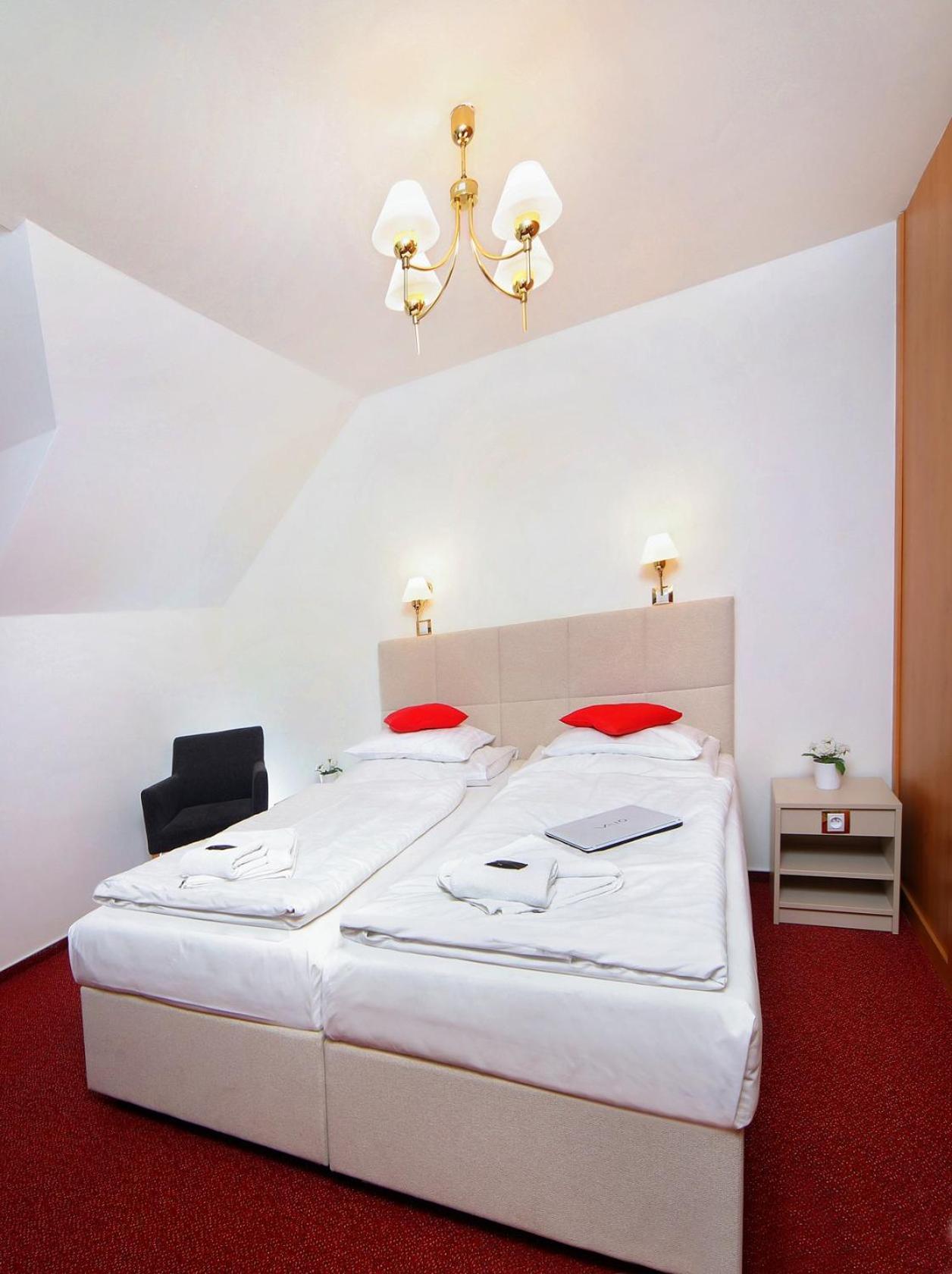 Standard Double Room photo 2