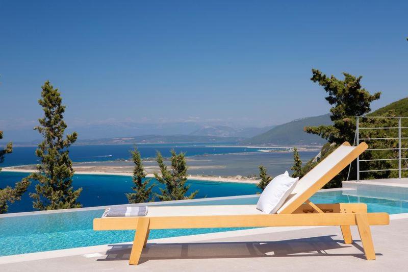 Villa photo 2