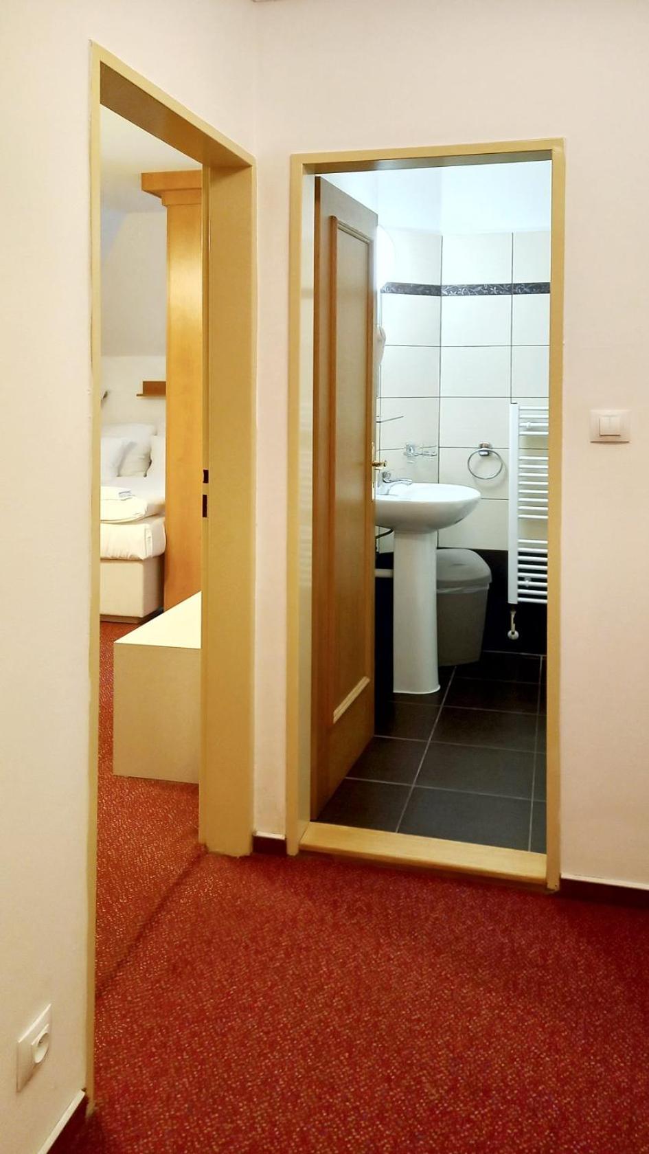 Comfort Triple Room