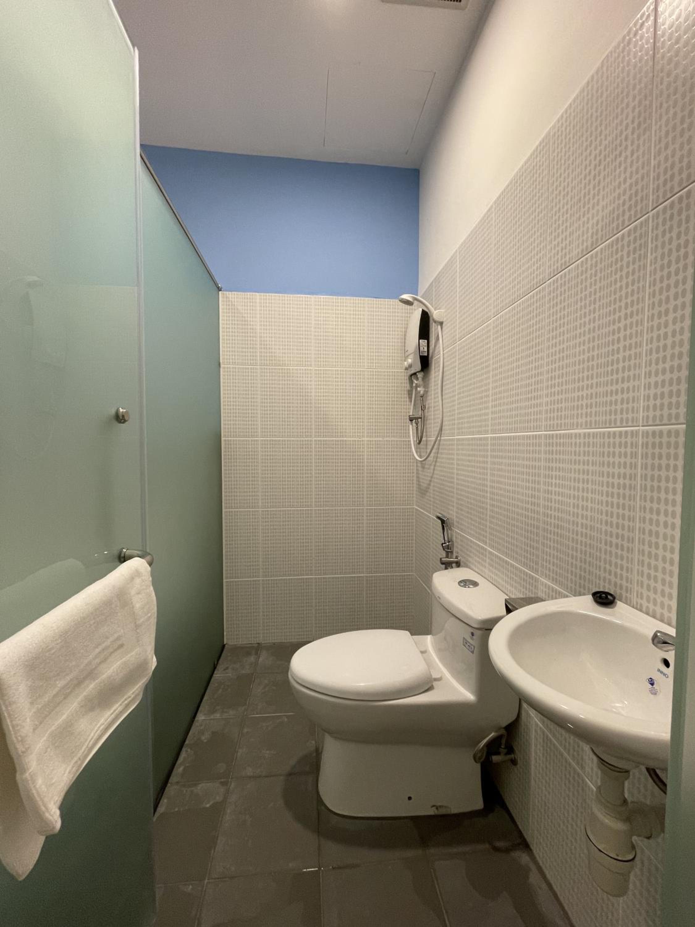 Standard Twin Room - Photo 2