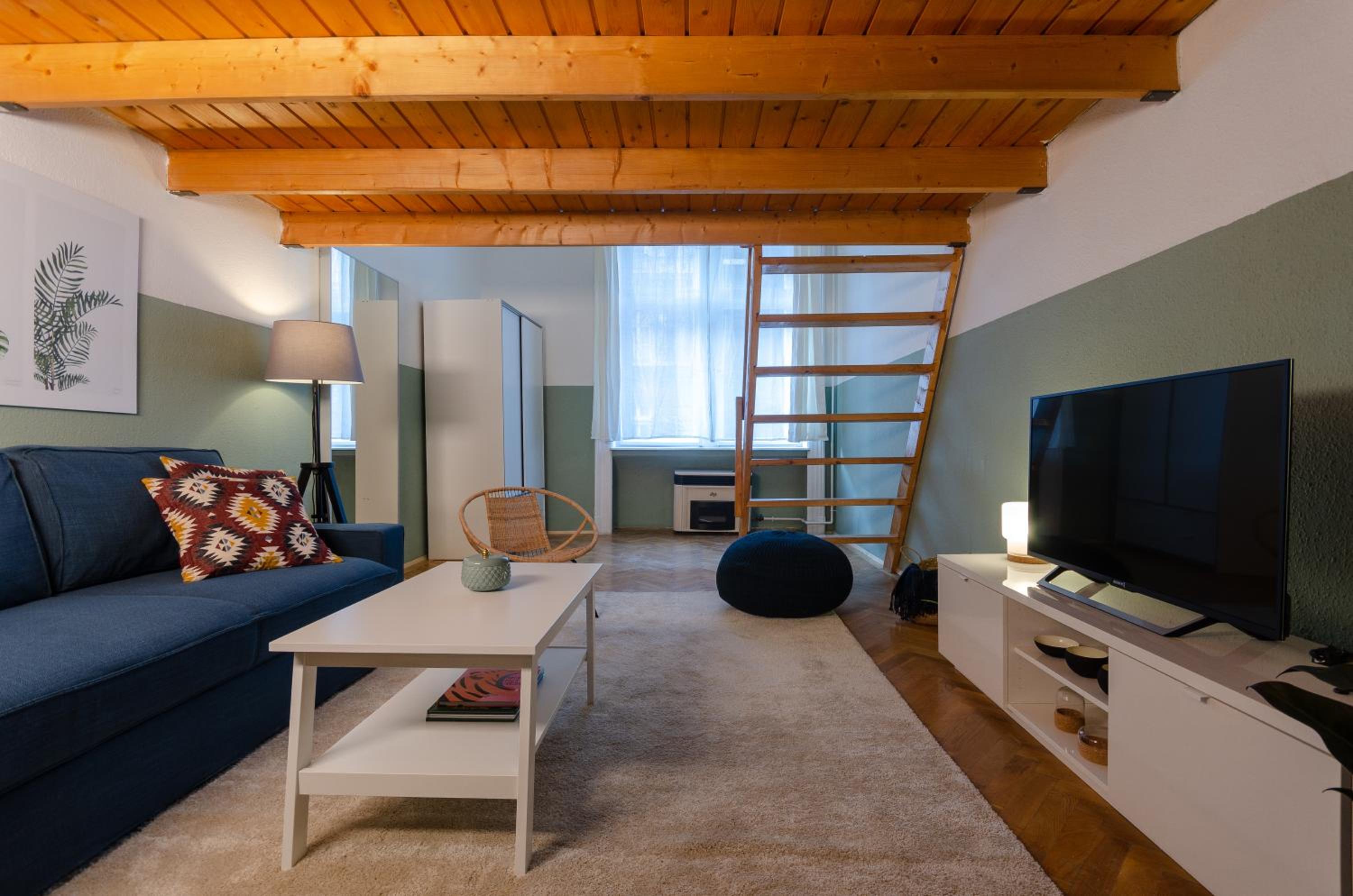 One-Bedroom Apartment - Photo 3