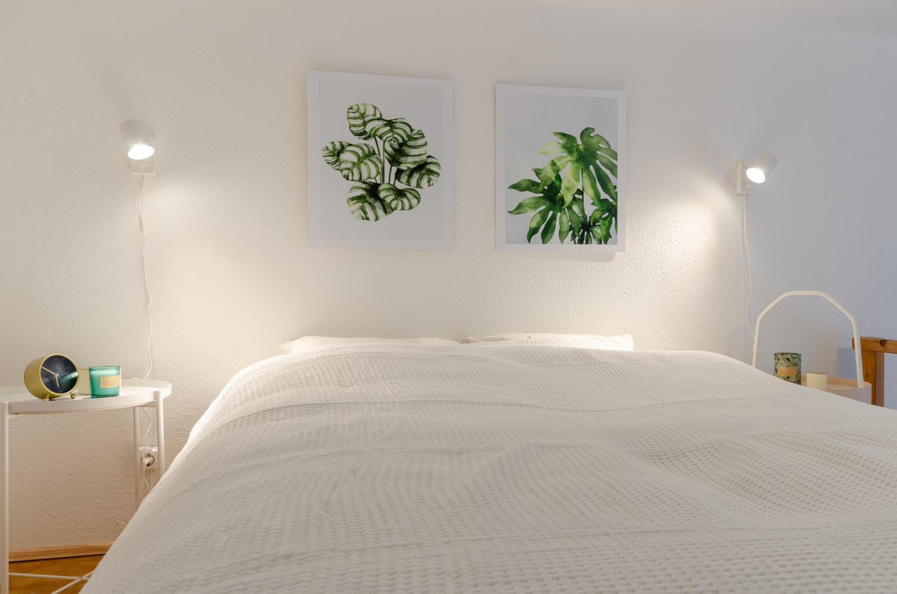 One-Bedroom Apartment - Photo 2