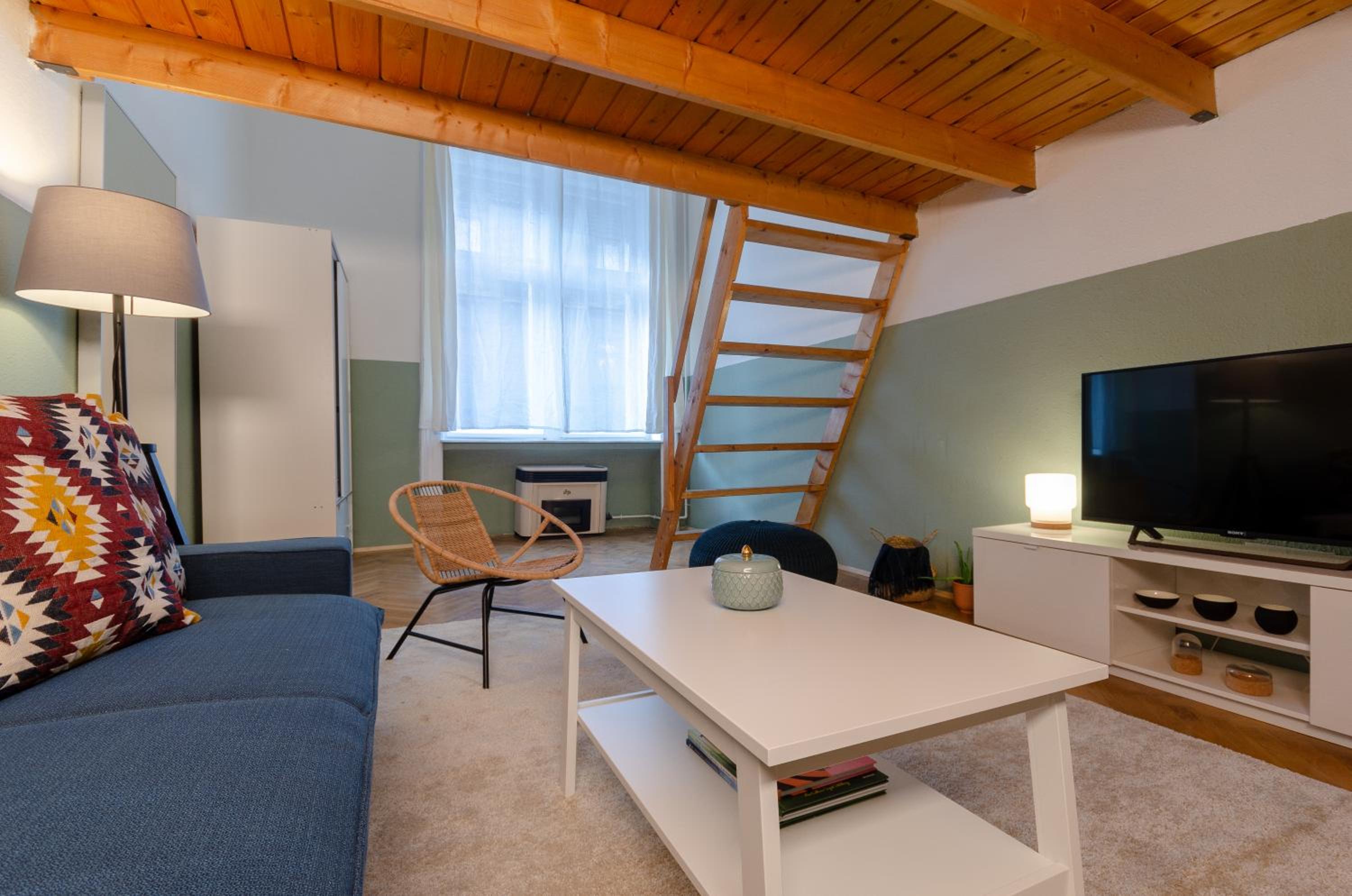 One-Bedroom Apartment - Photo 4