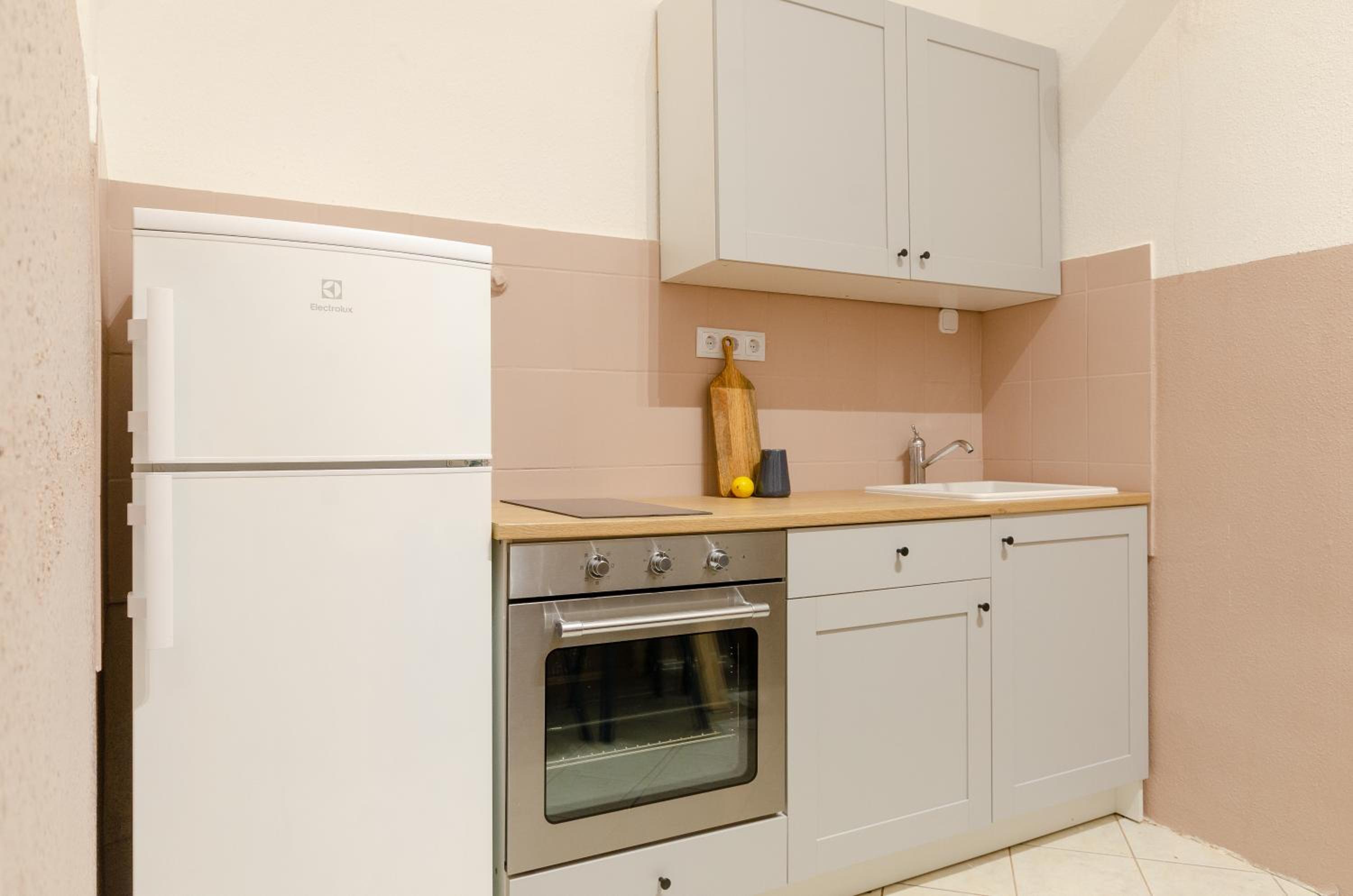 One-Bedroom Apartment - Photo 12