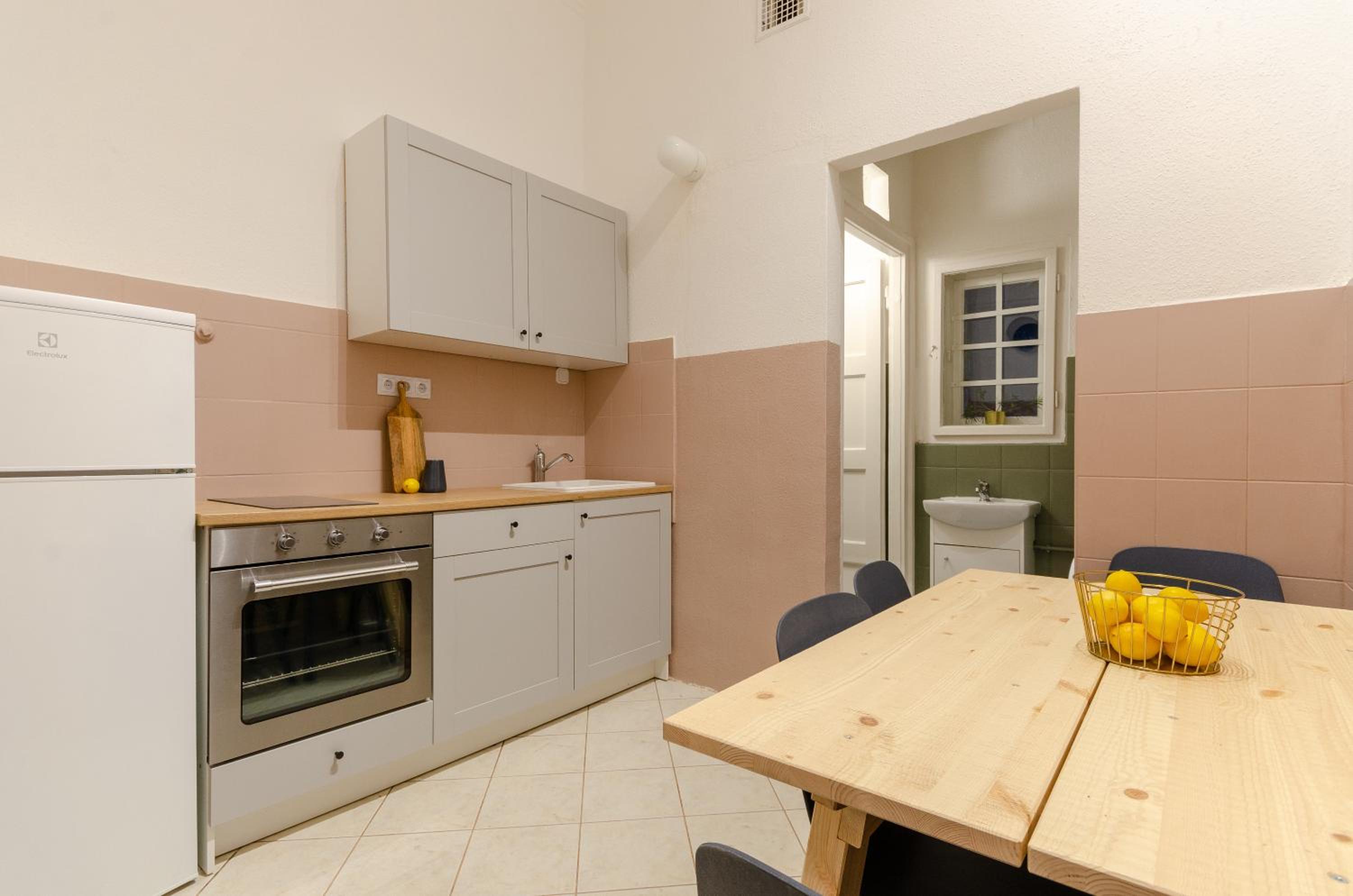 One-Bedroom Apartment - Photo 5