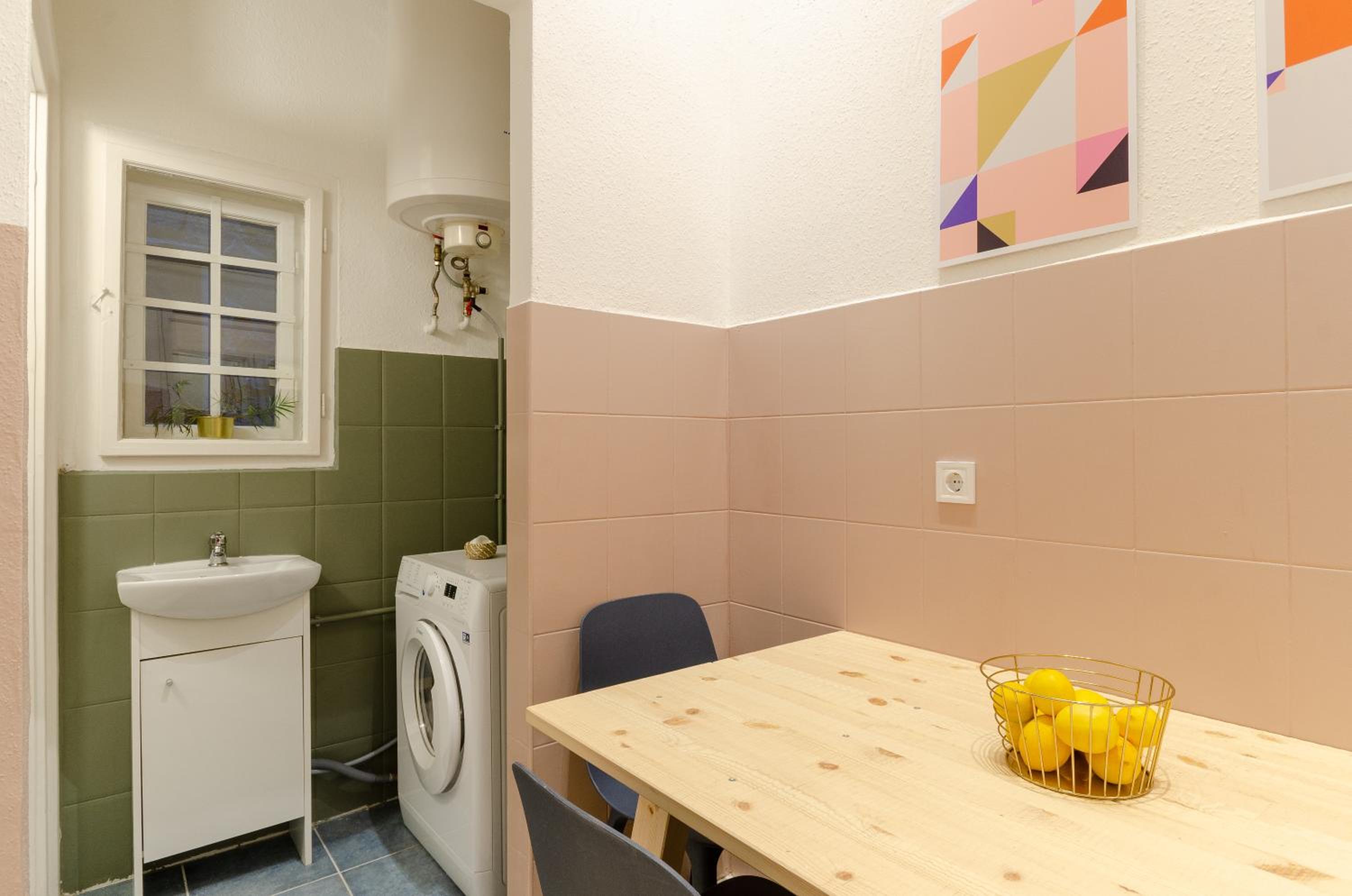 One-Bedroom Apartment - Photo 19