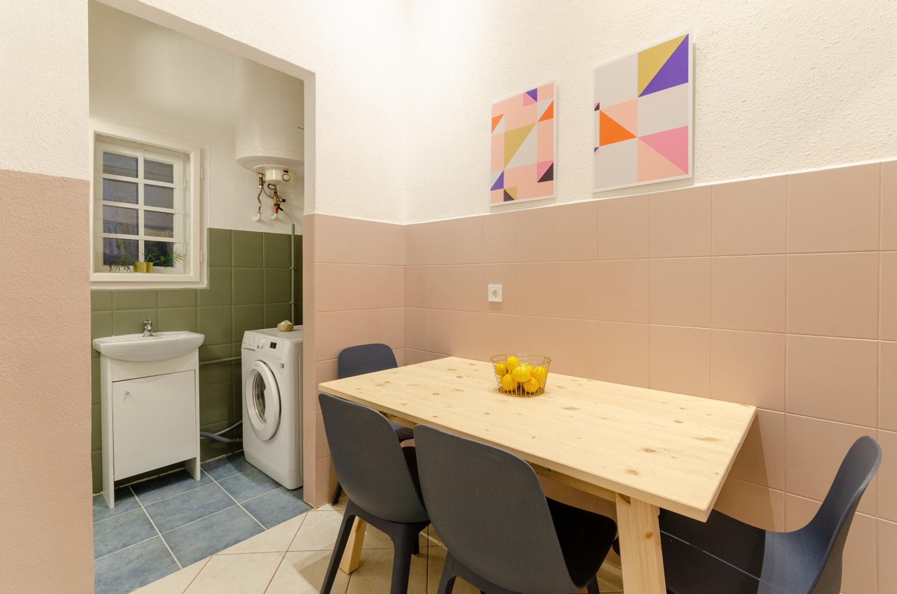 One-Bedroom Apartment - Photo 14
