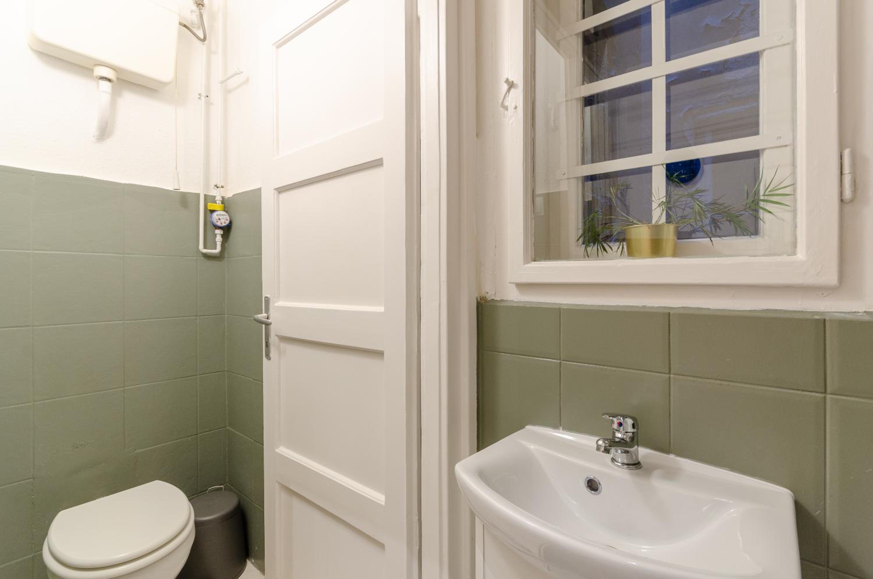 One-Bedroom Apartment - Photo 23