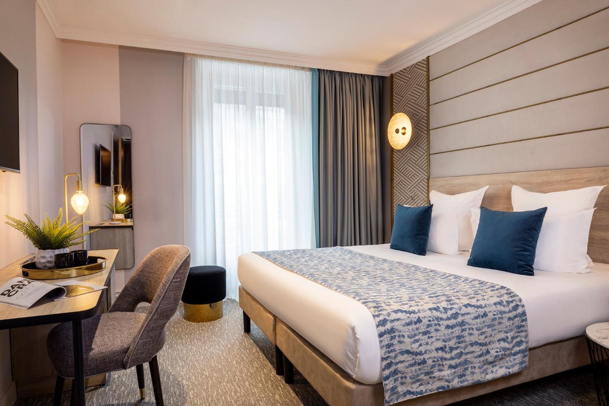 Twin Room thumbnail 5