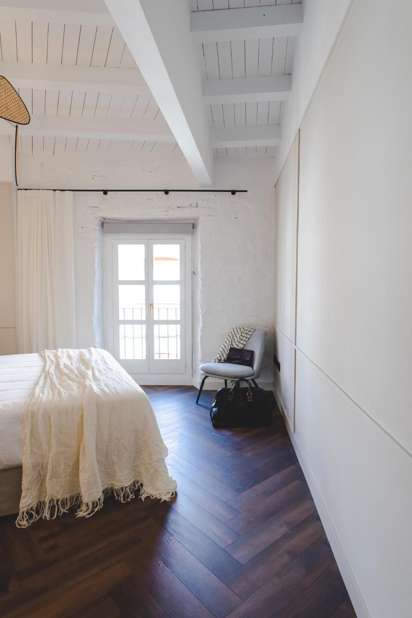 Standard Double Room - Photo 8