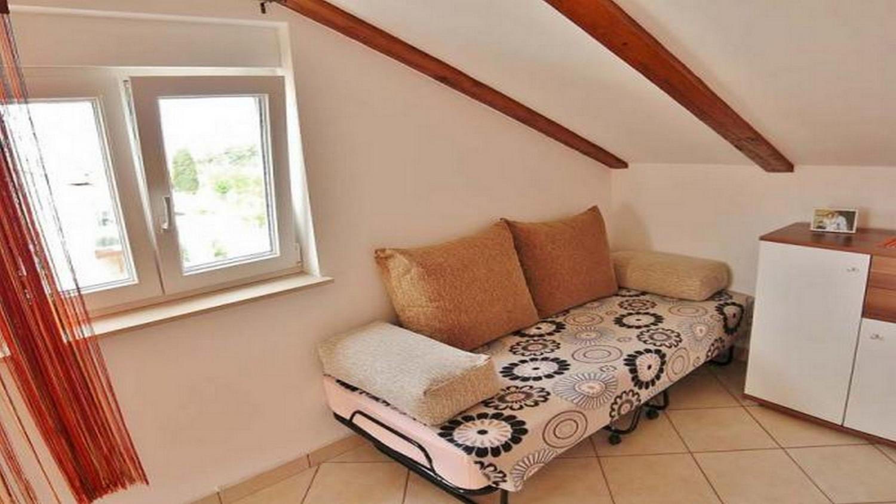 One Bedroom Apartment With Balcony