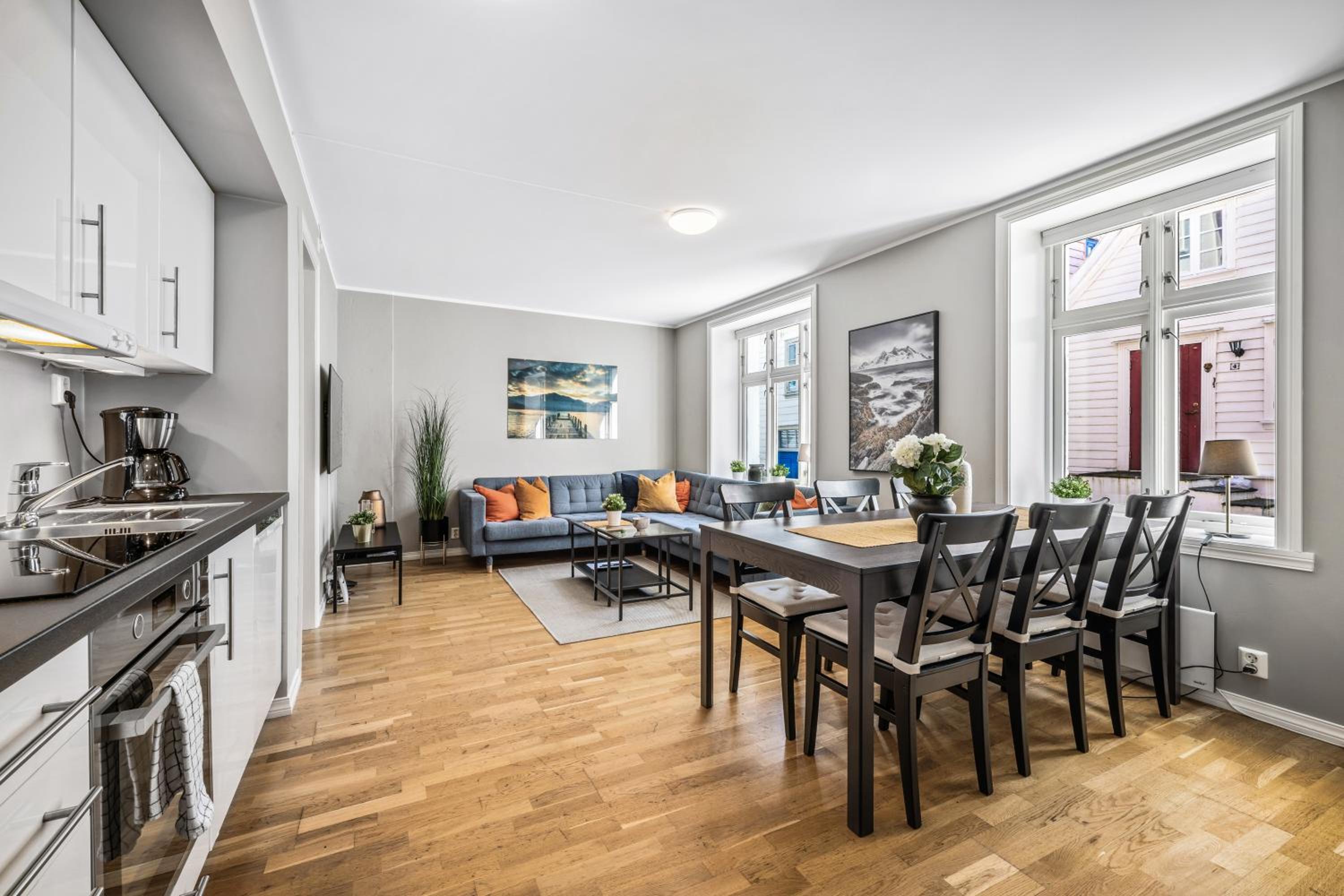 Three-Bedroom Apartment - Ground Floor - Photo 5