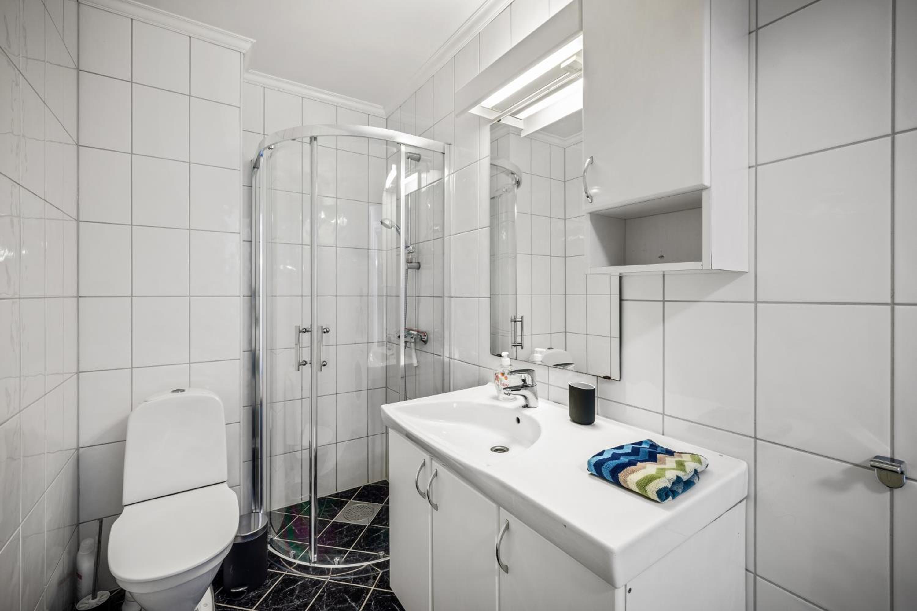 Three-Bedroom Apartment - Ground Floor - Photo 10