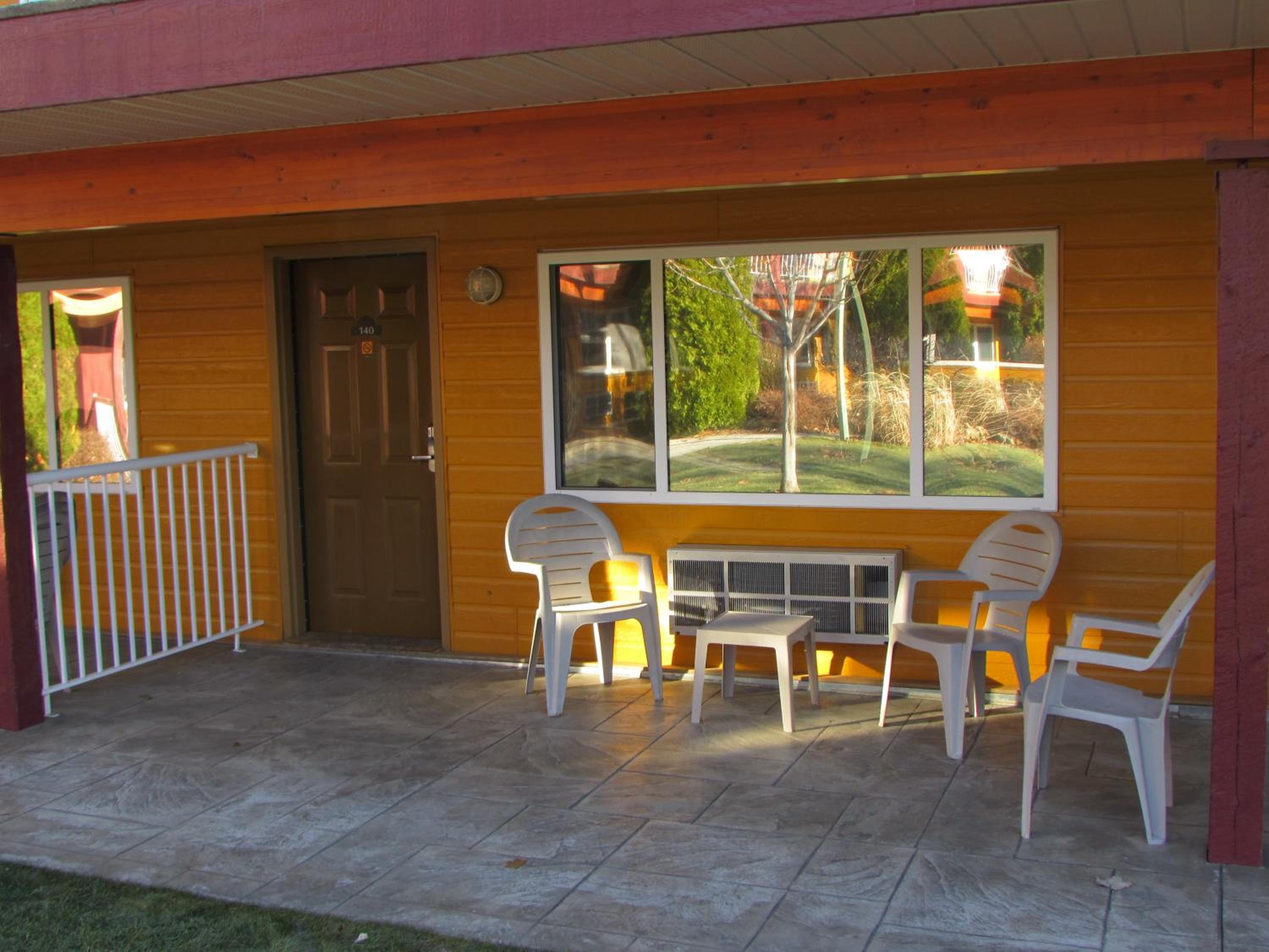 Suite - Photo 5