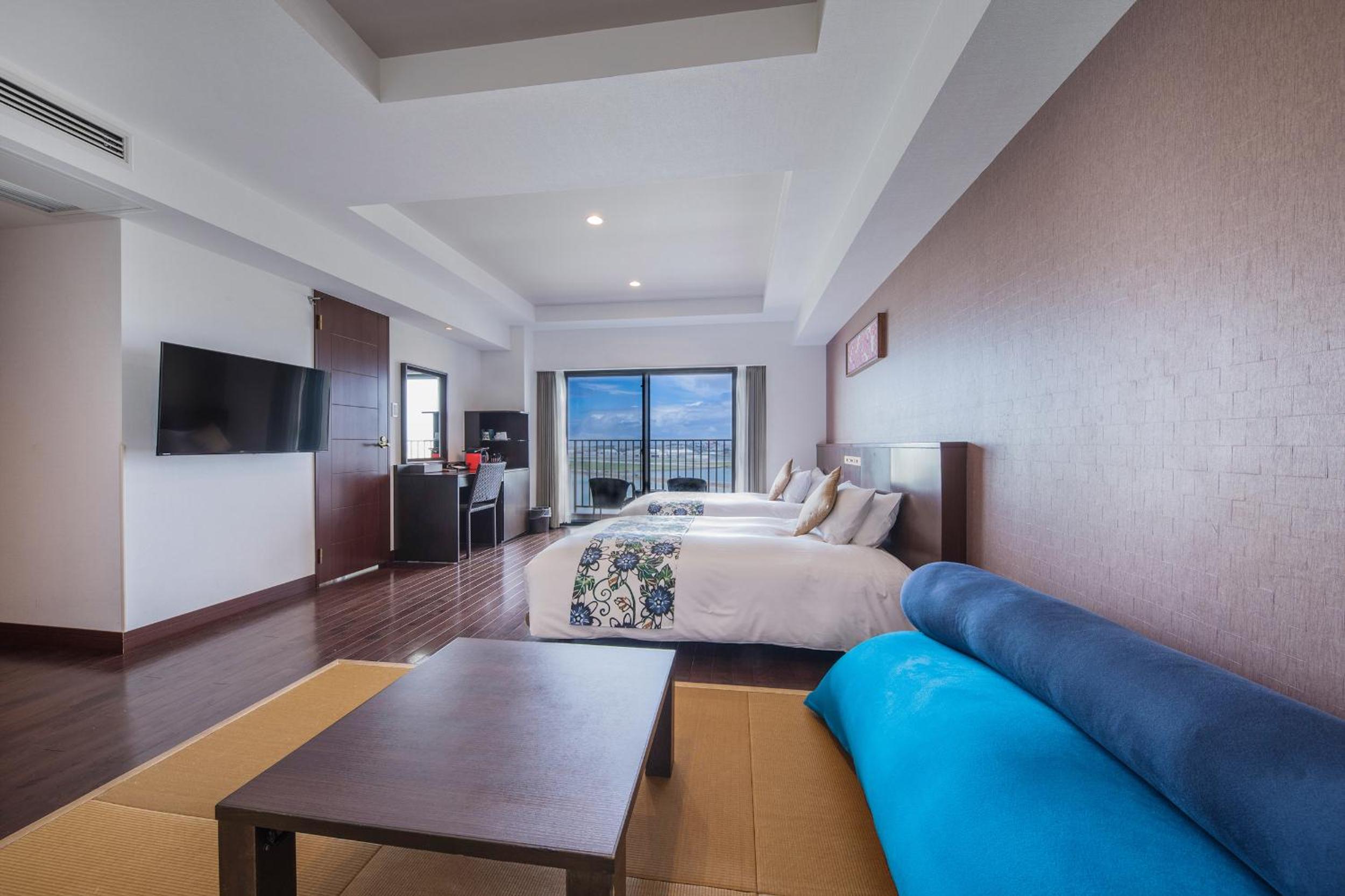 Open-air Onsen bath / Deluxe Twin Room with Tatami Area / Airport View