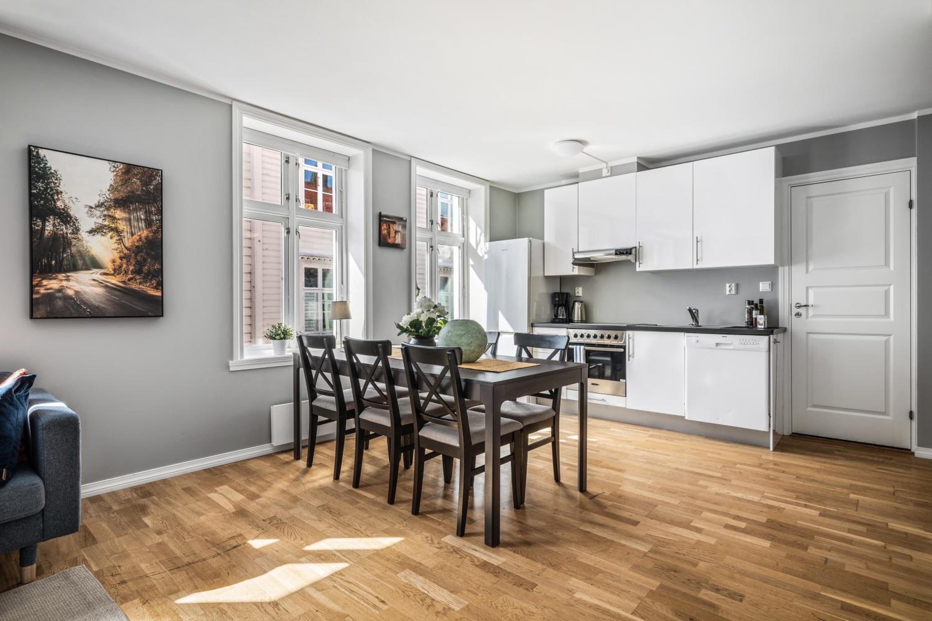 Three-Bedroom Apartment - First Floor - Photo 11