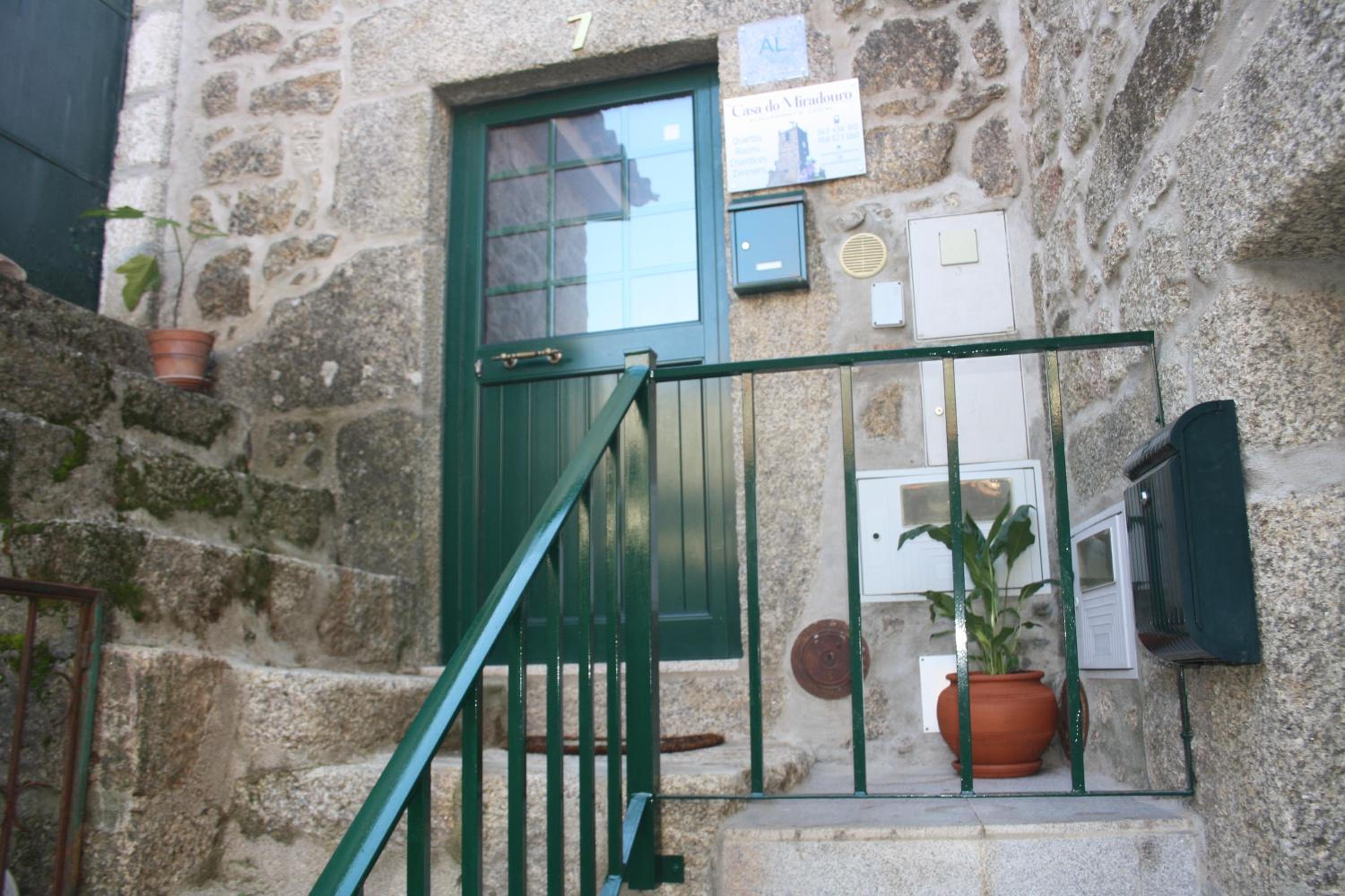 One-Bedroom House photo 2