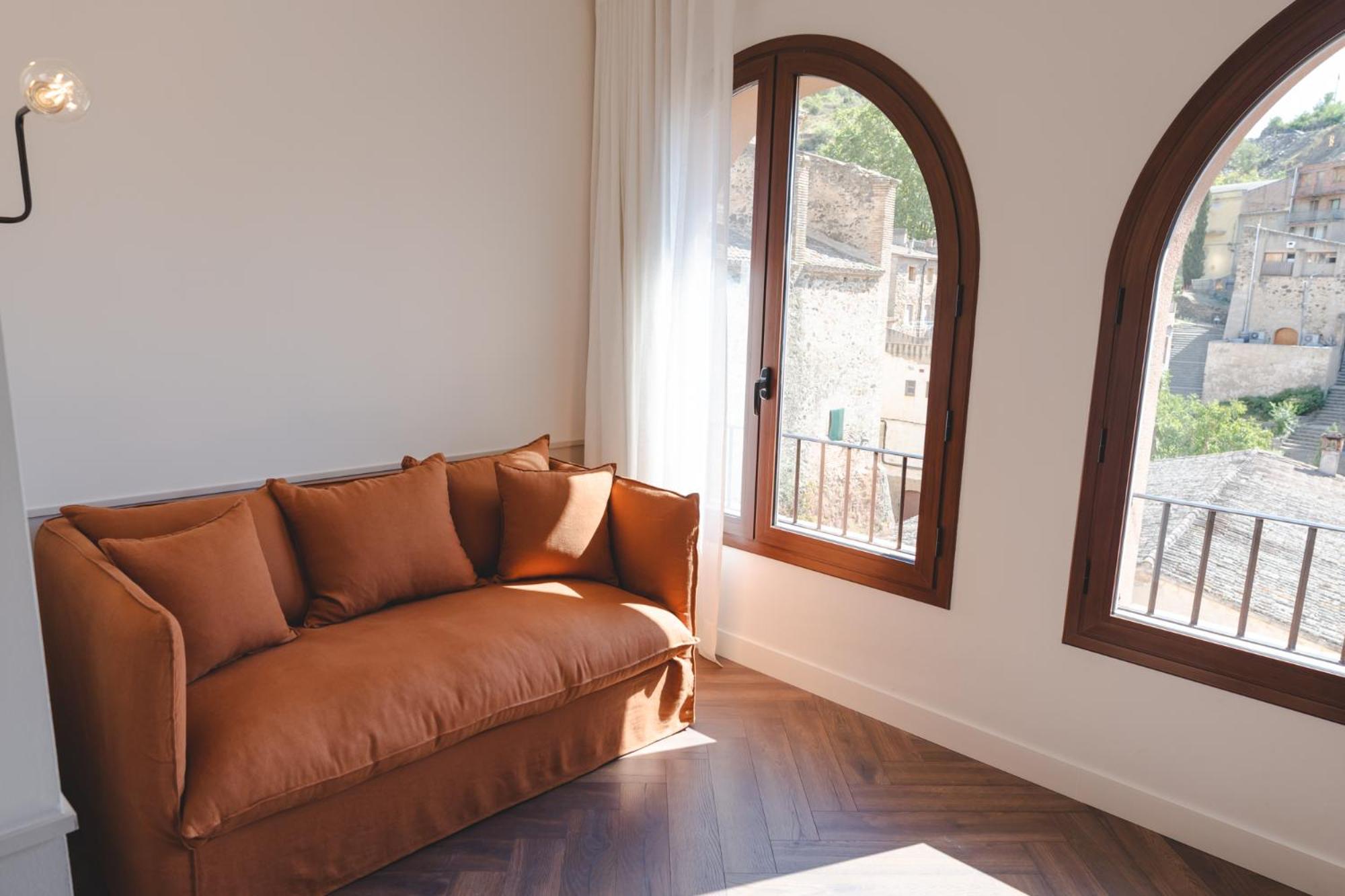 Double Room with Mountain View thumbnail 5